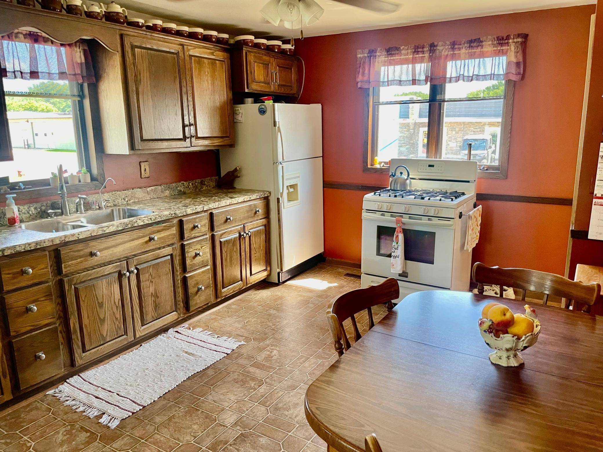 Worthington, MN 56187,1423 1st AVE