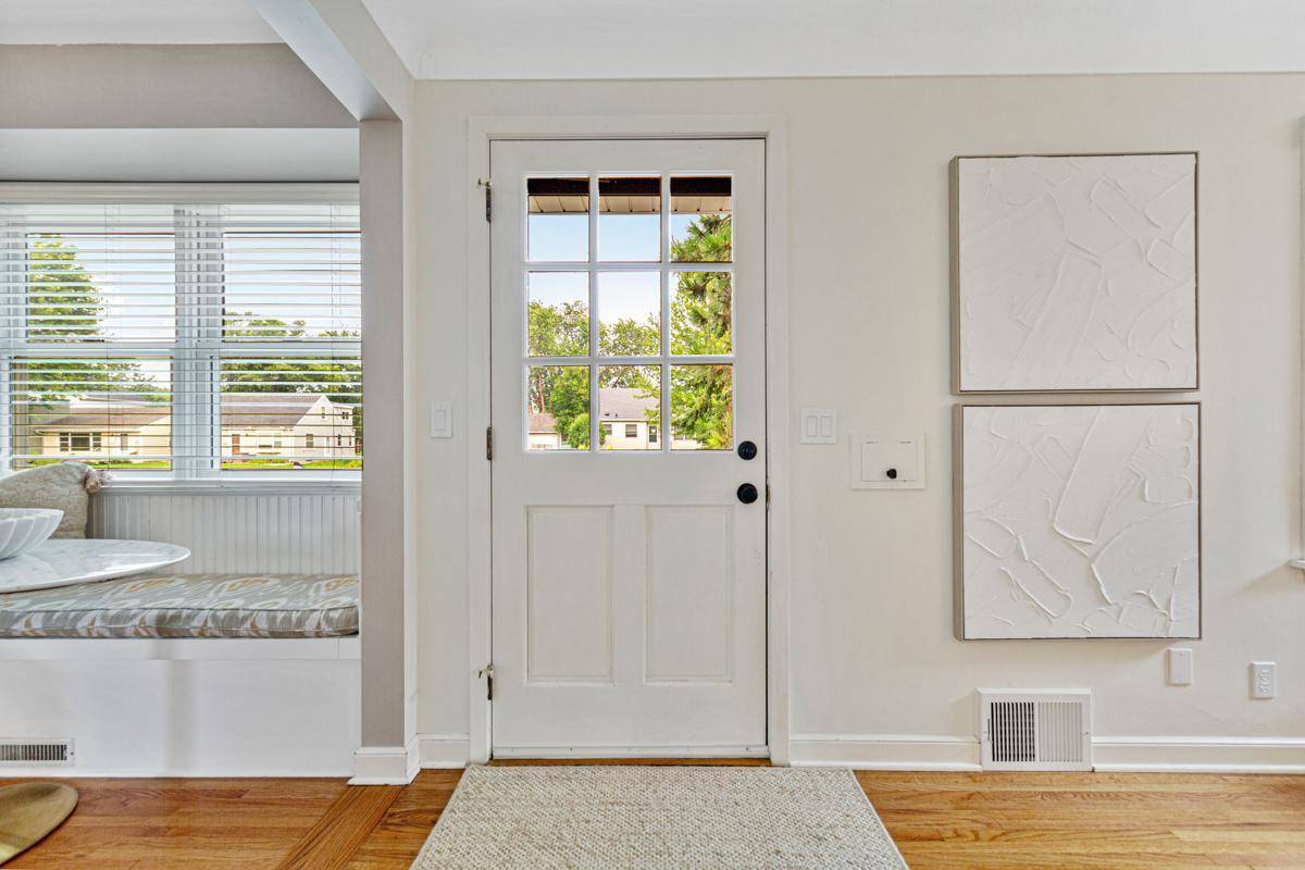Edina, MN 55410,5916 Abbott AVE S