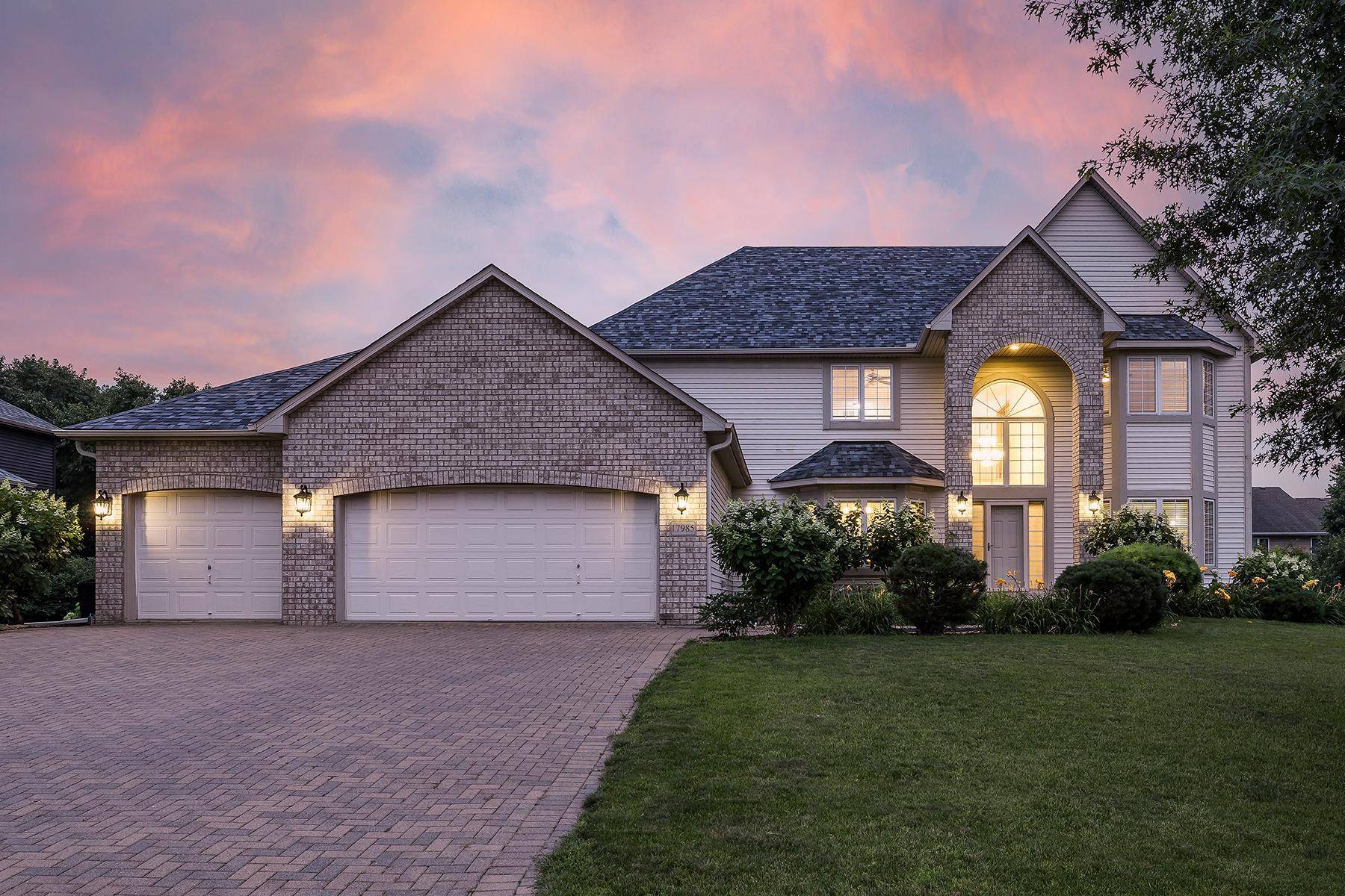 Eden Prairie, MN 55347,17985 Strawberry CT
