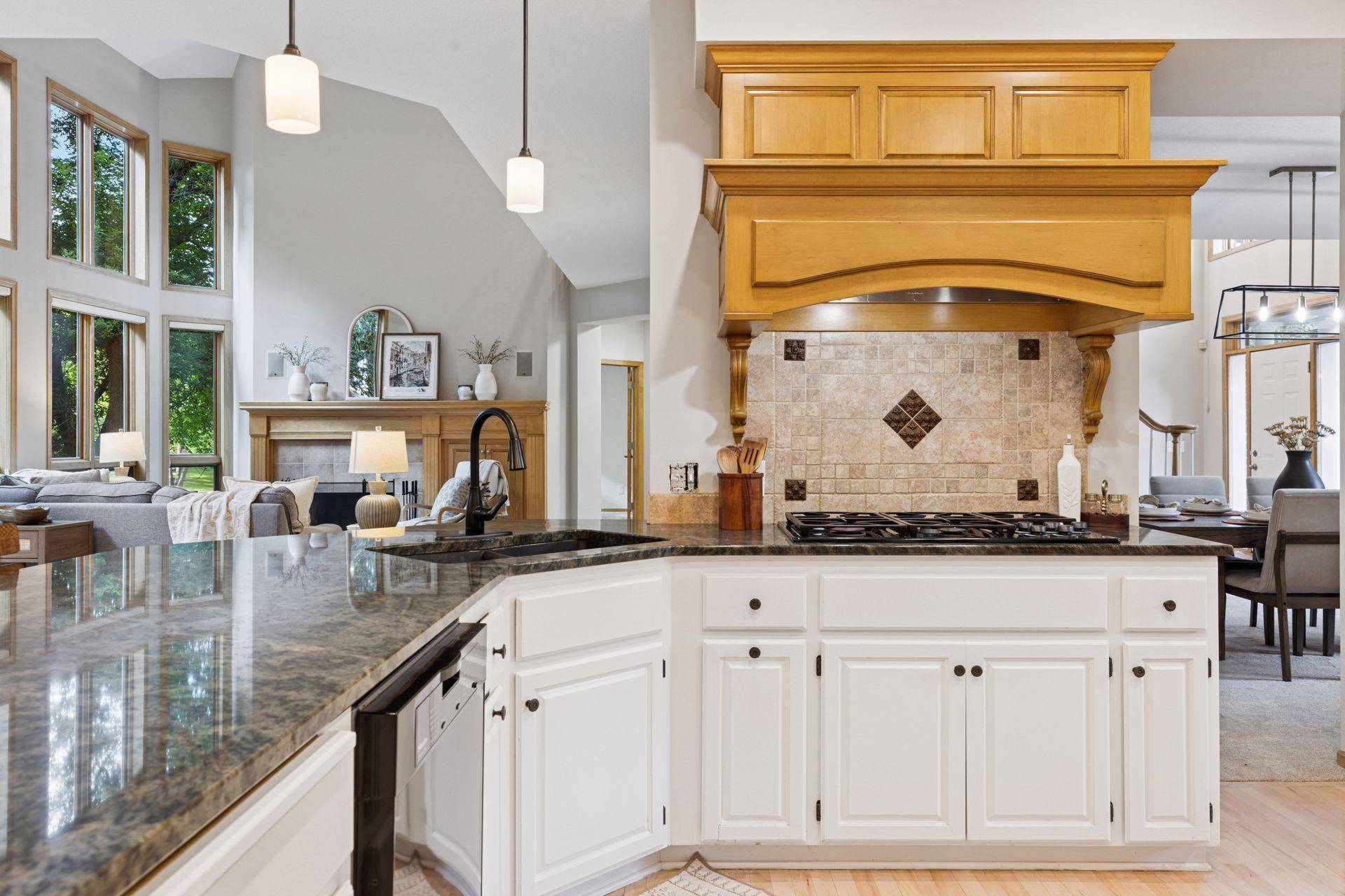 Minnetonka, MN 55345,18034 Tamarack DR