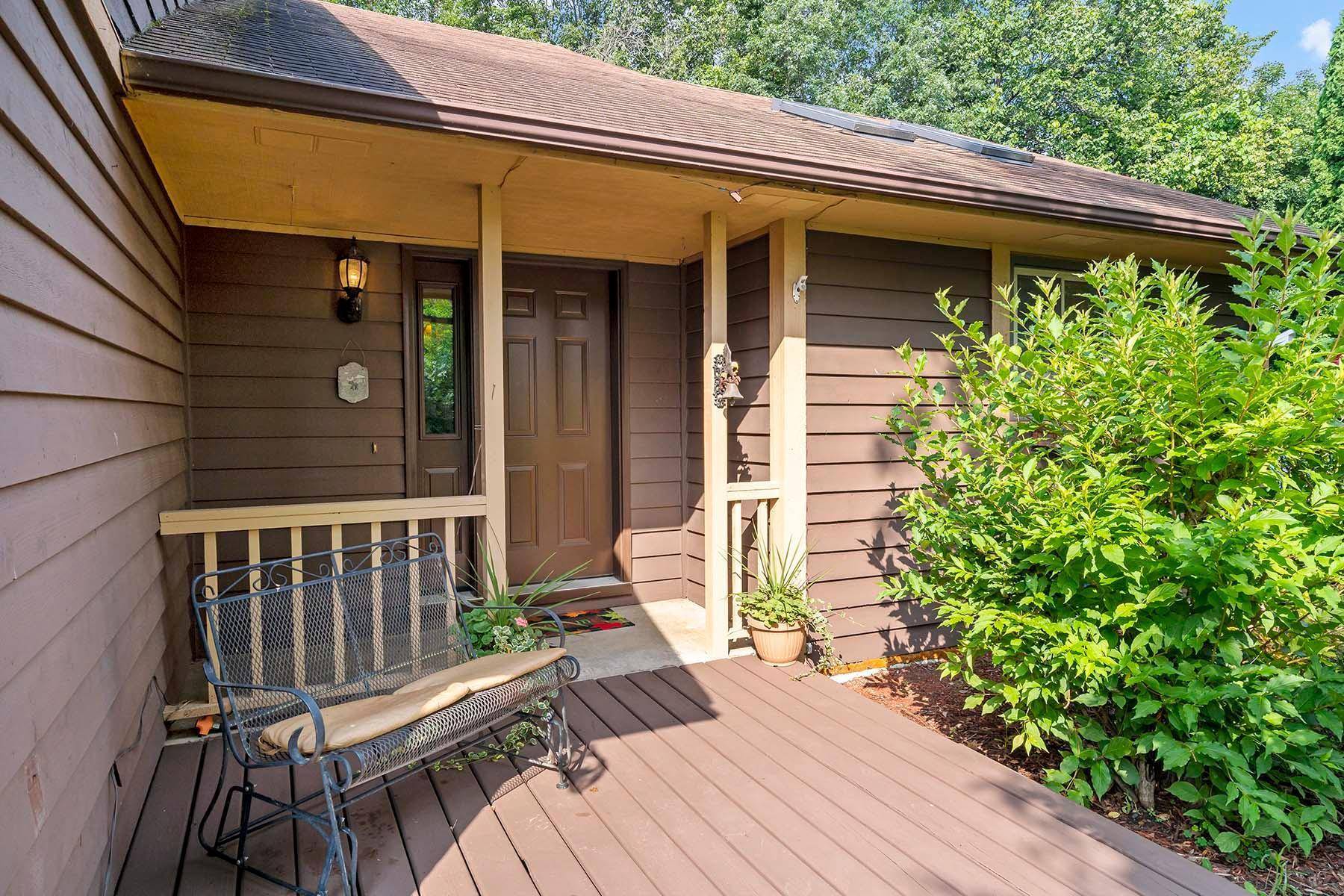 Chaska, MN 55318,699 Liberty Heights DR