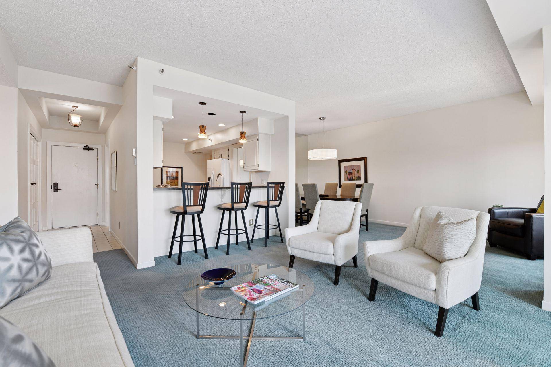 Minneapolis, MN 55403,1201 Yale PL #407