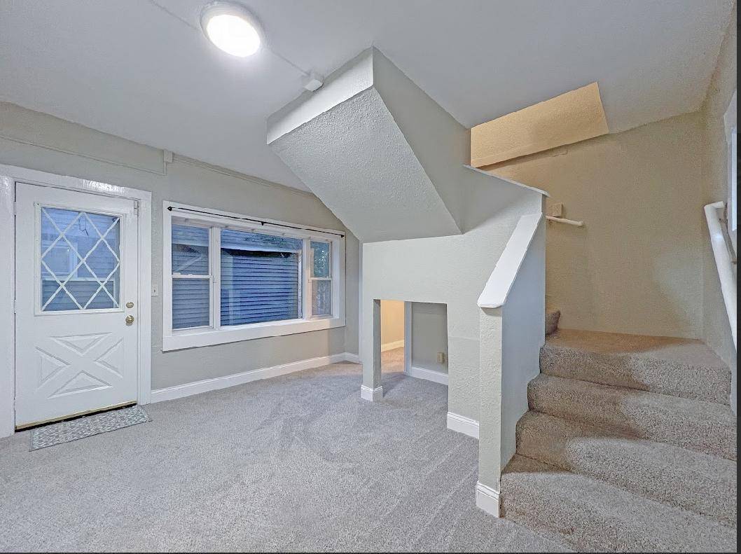 Saint Paul, MN 55117,916 Farrington ST