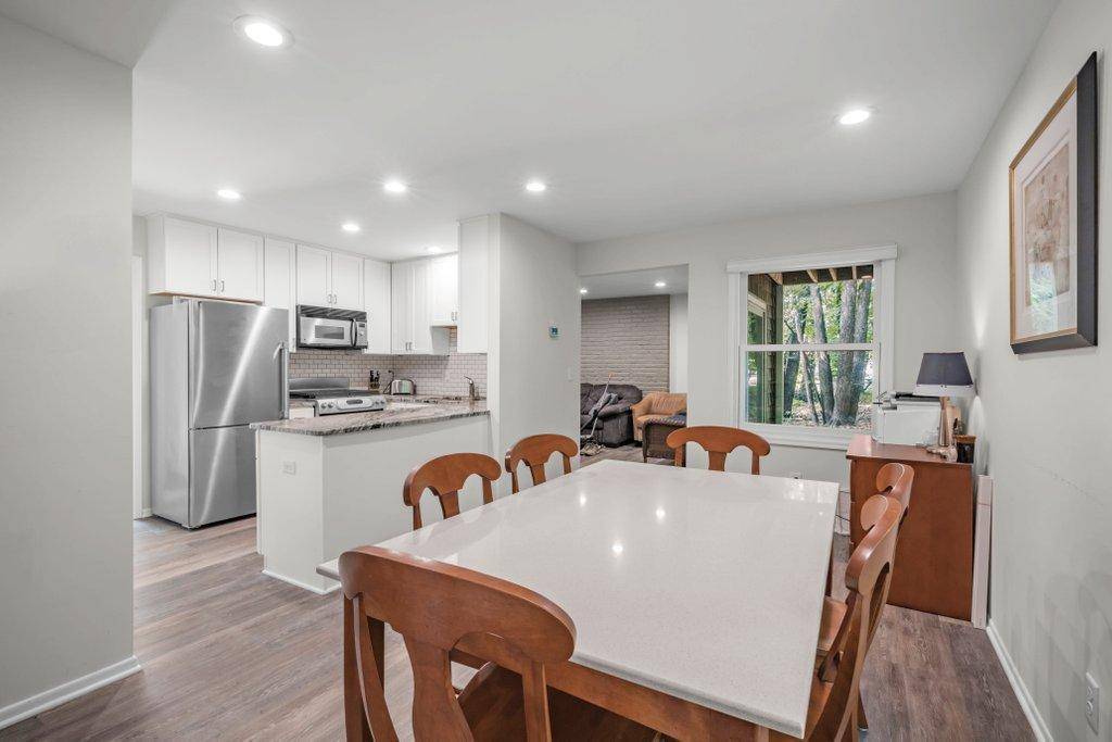 Eden Prairie, MN 55344,8781 Basswood RD