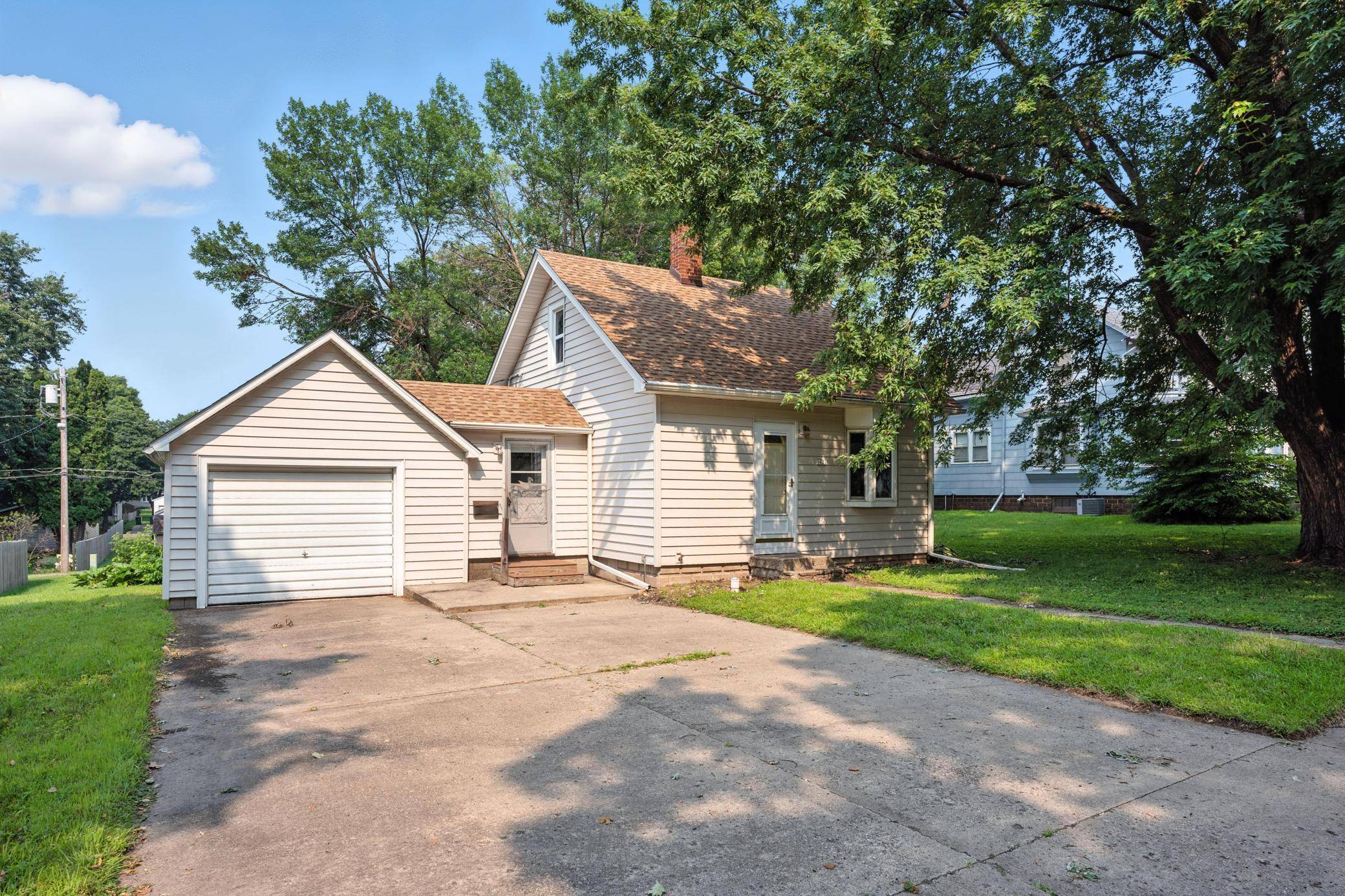 Glencoe, MN 55336,1427 Baxter AVE N