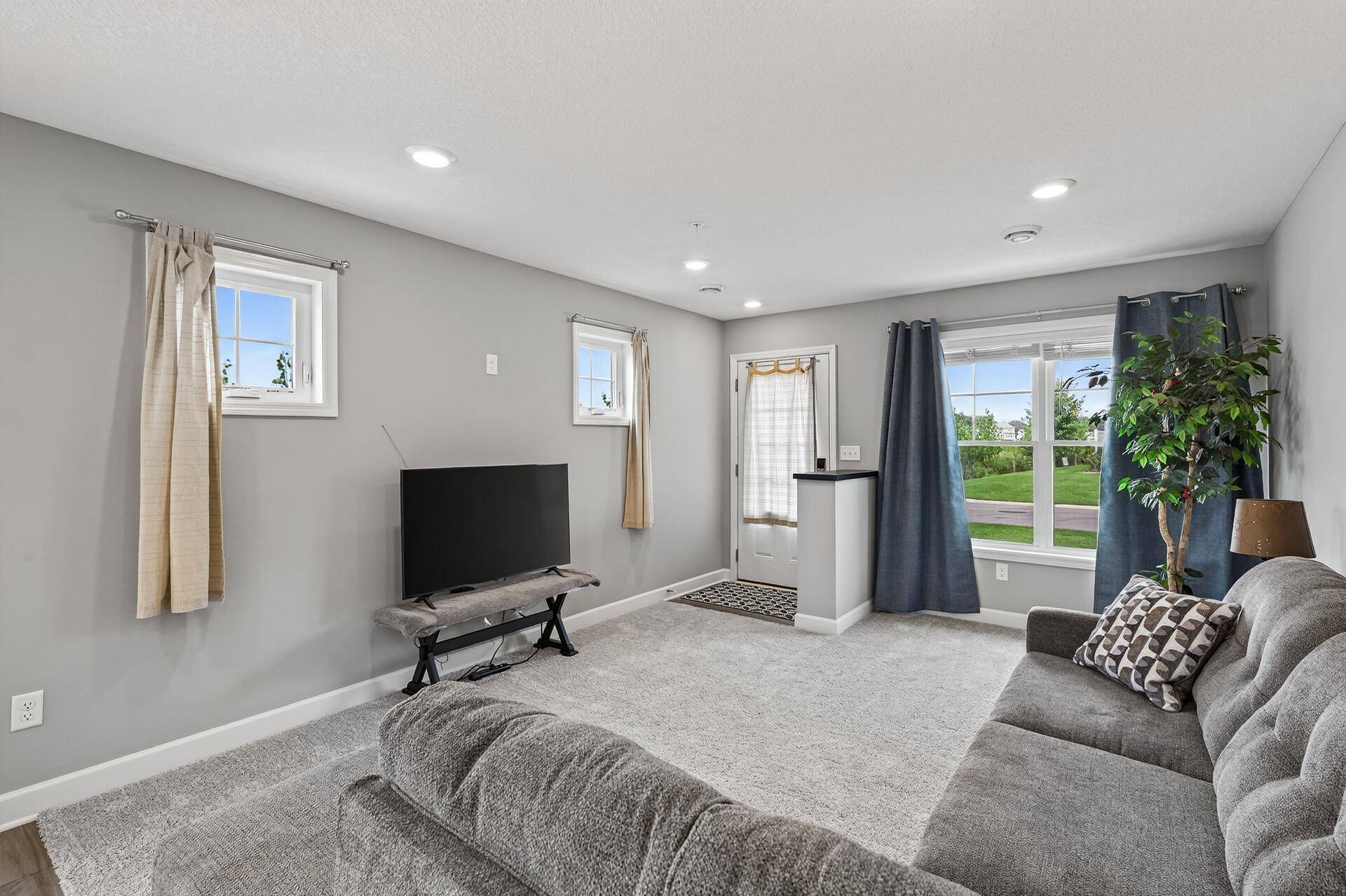 Blaine, MN 55449,11010 Yalta ST NE #E