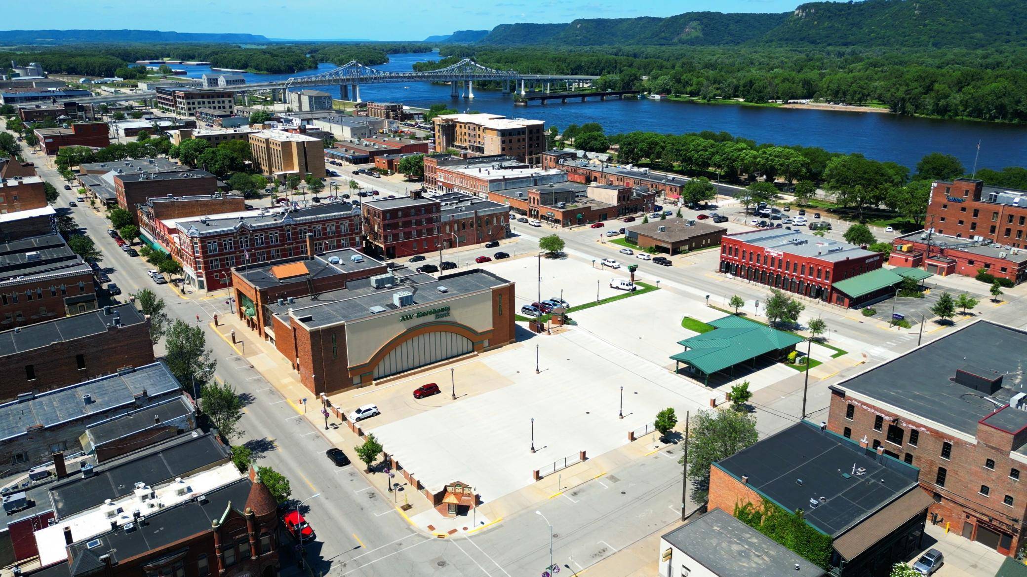 Winona, MN 55987,165 E 3rd ST