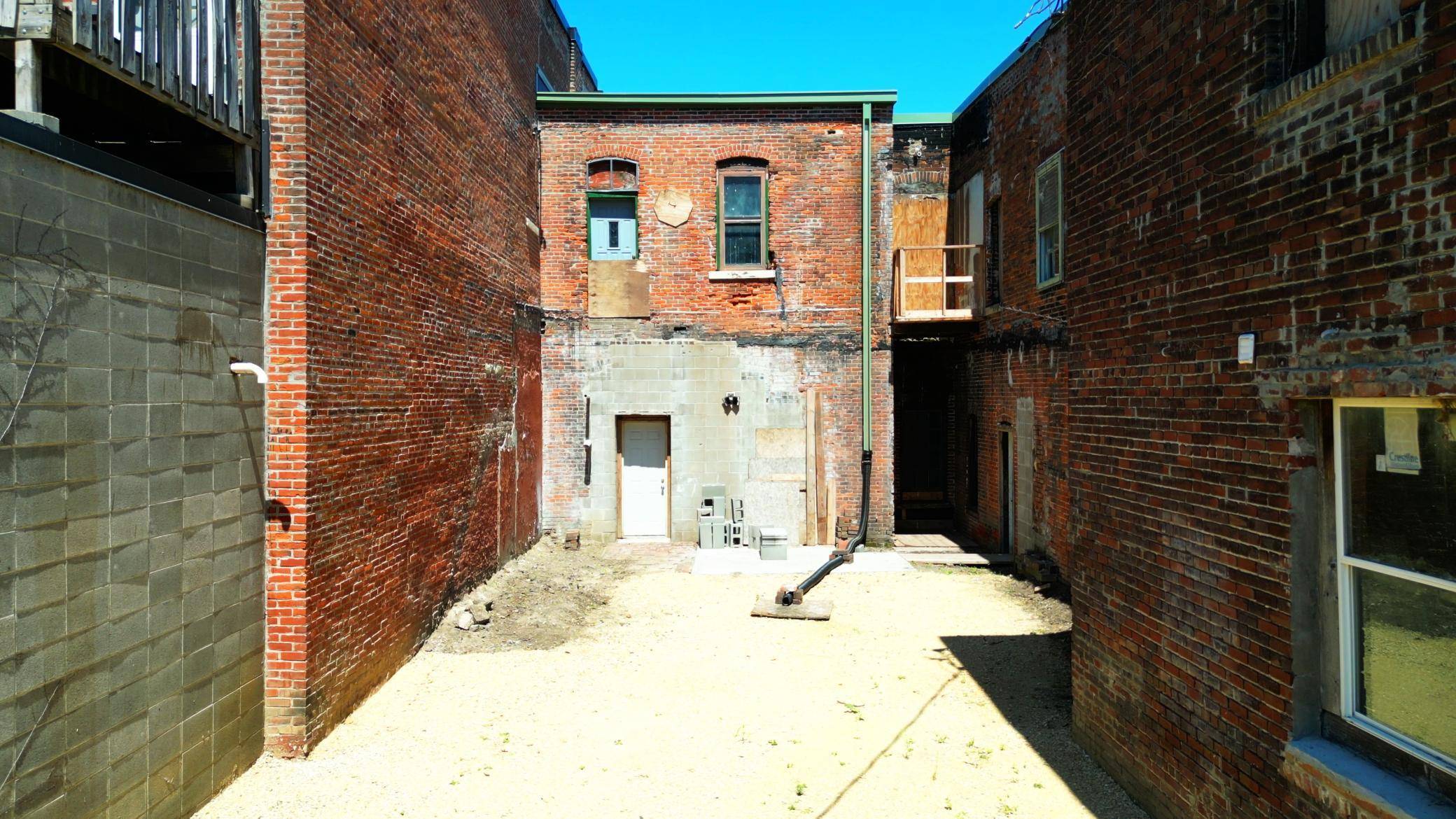 Winona, MN 55987,165 E 3rd ST