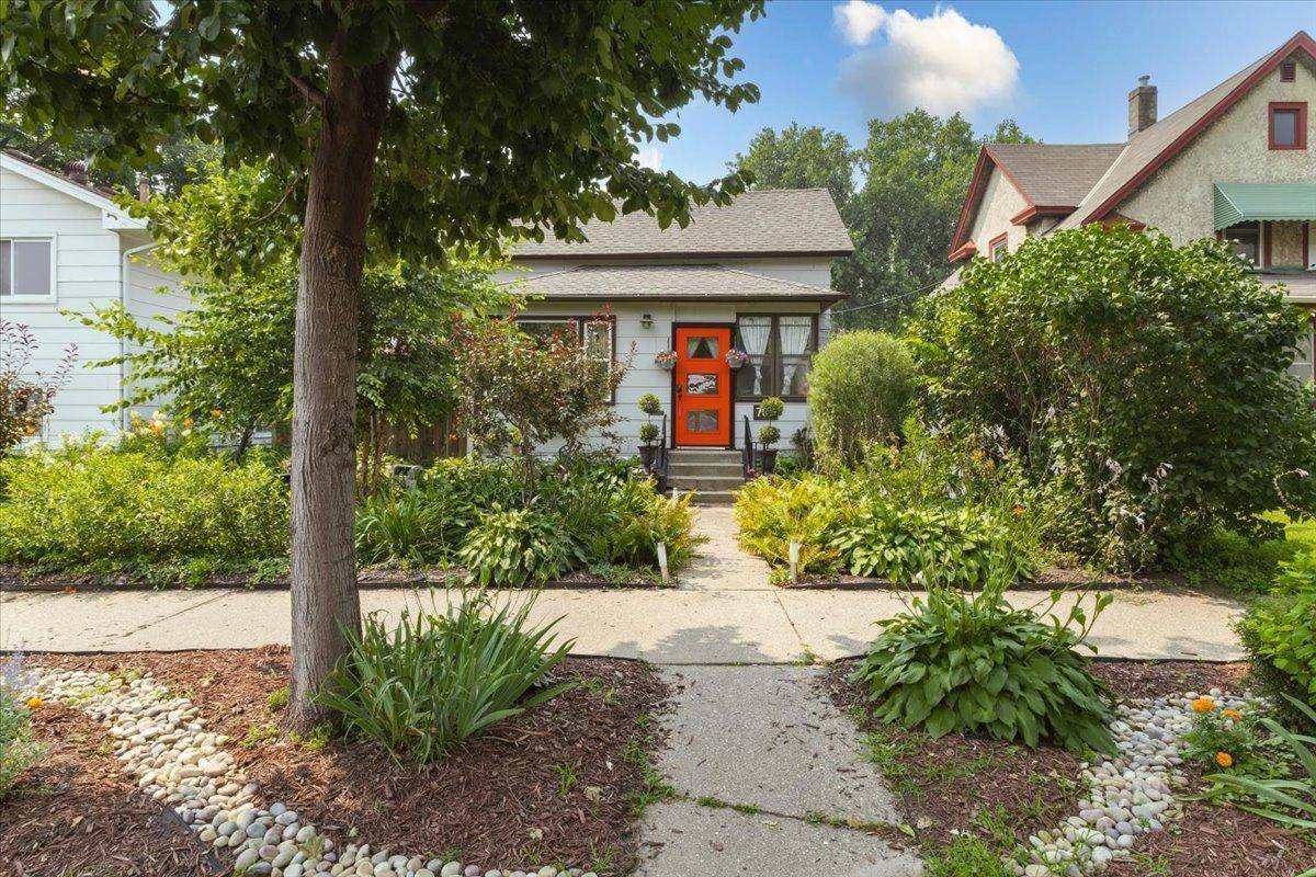 Minneapolis, MN 55413,706 Buchanan ST NE