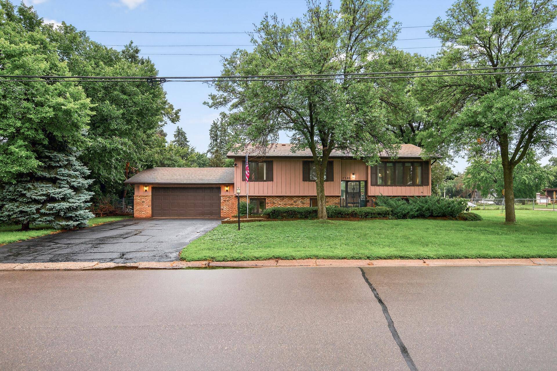 Brooklyn Park, MN 55445,7700 Tessman DR N