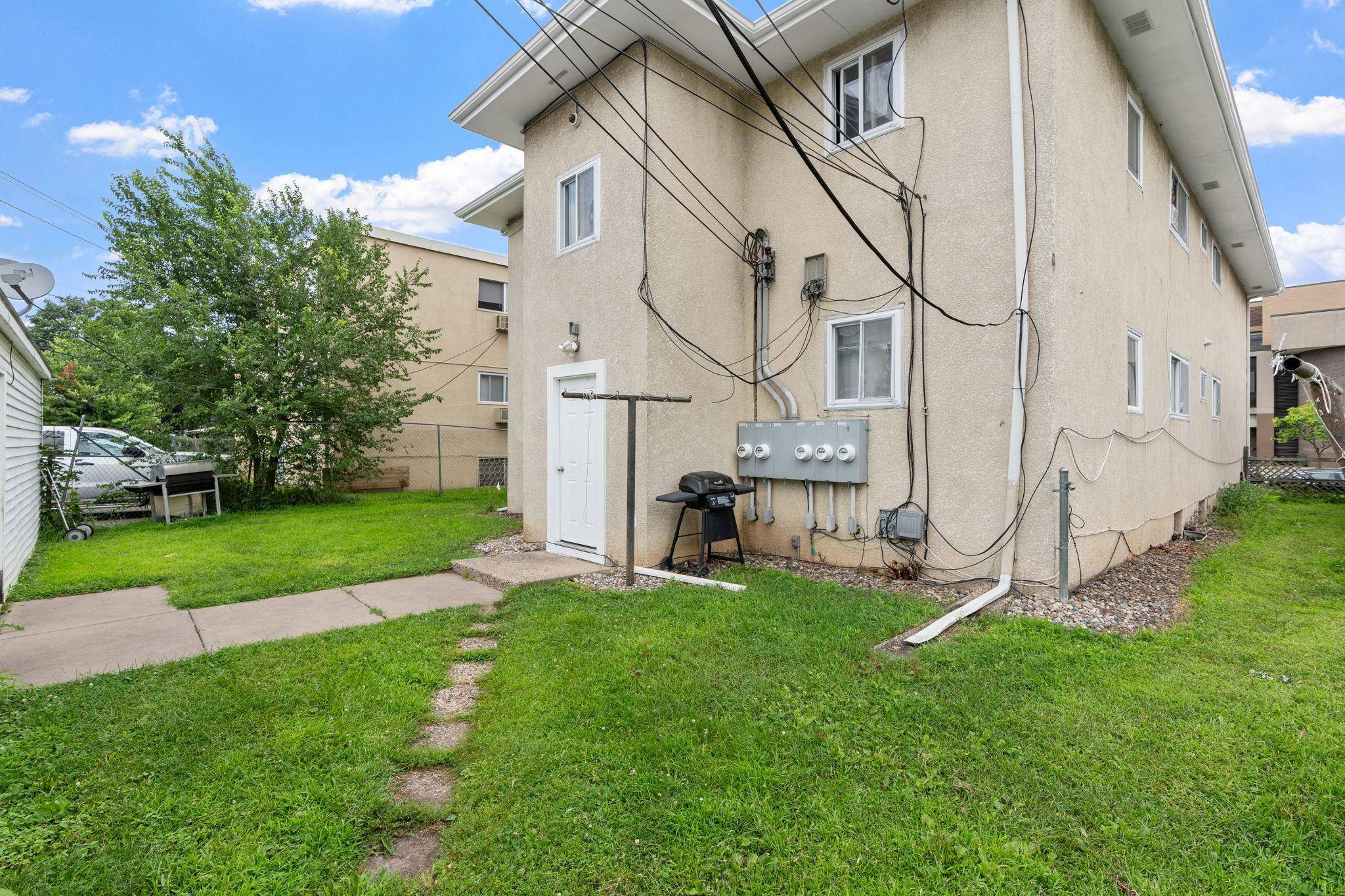 Minneapolis, MN 55407,3104 S 19th AVE S