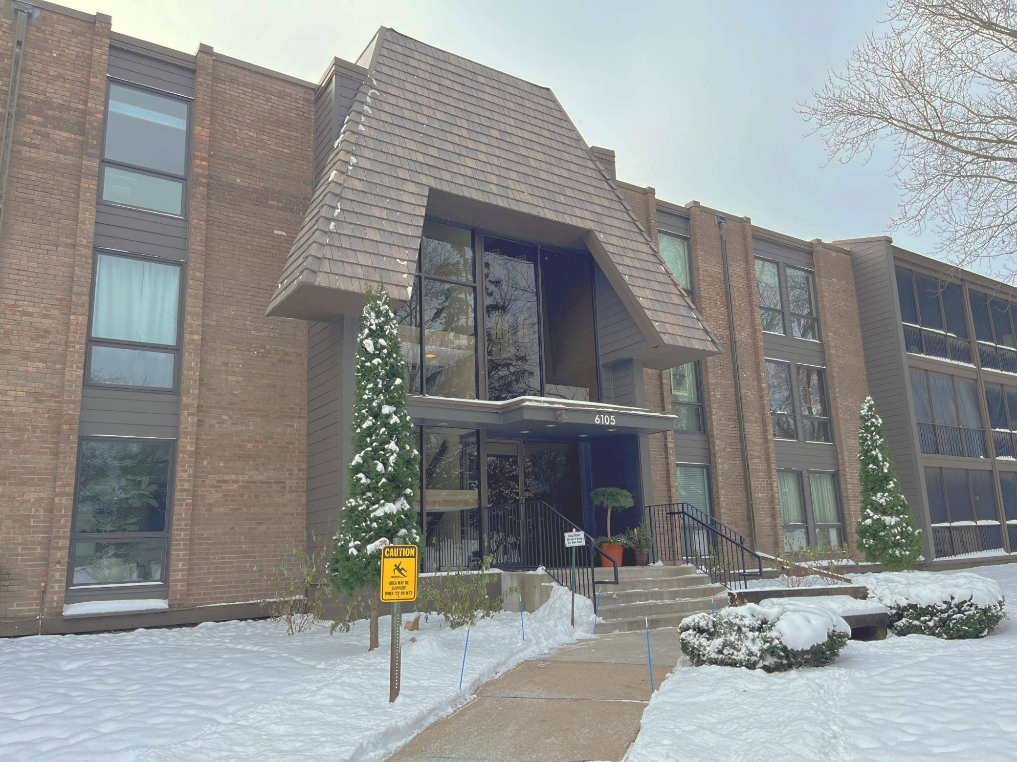 Edina, MN 55436,6105 Lincoln DR #231