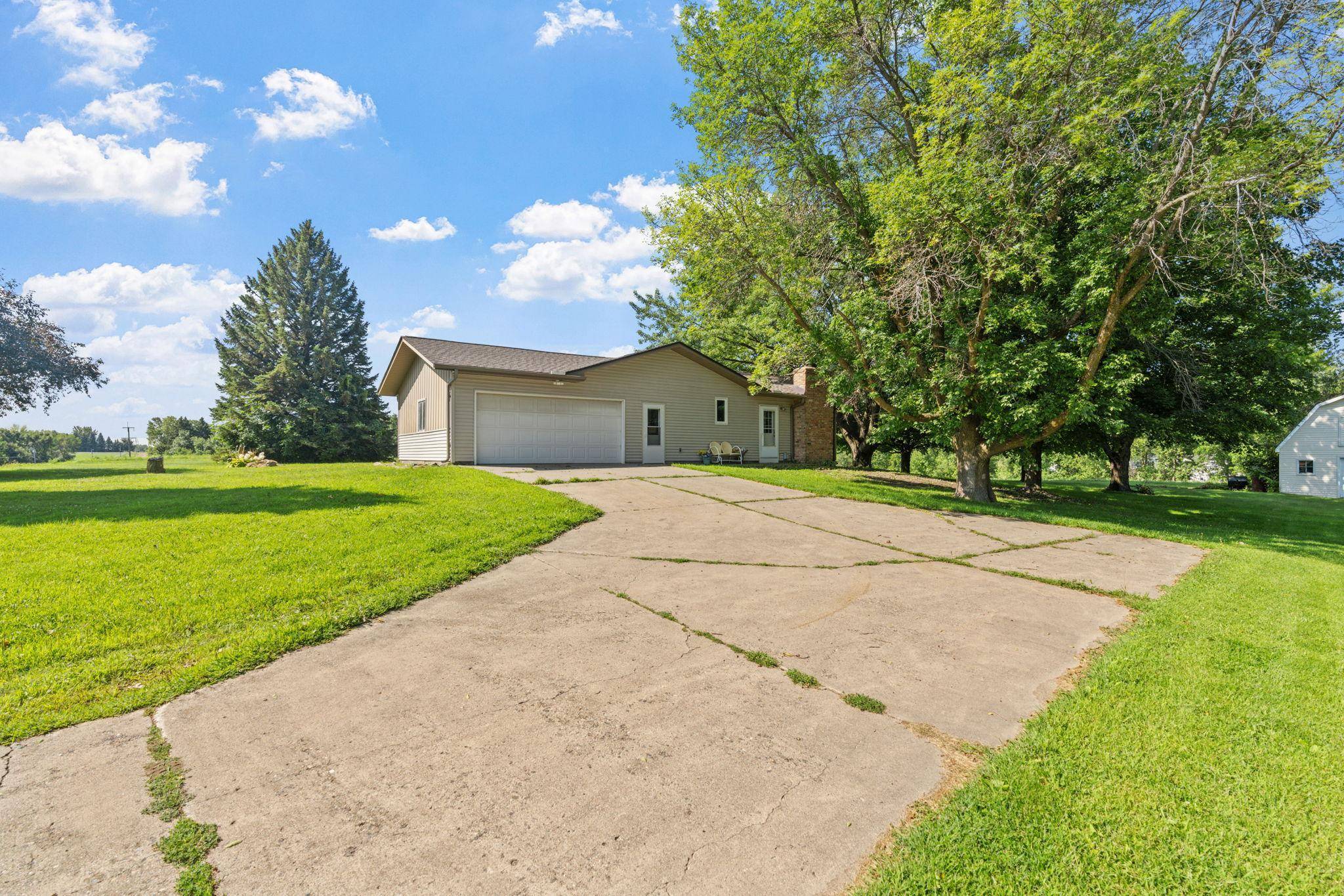 Corcoran, MN 55340,9017 Trail Haven RD