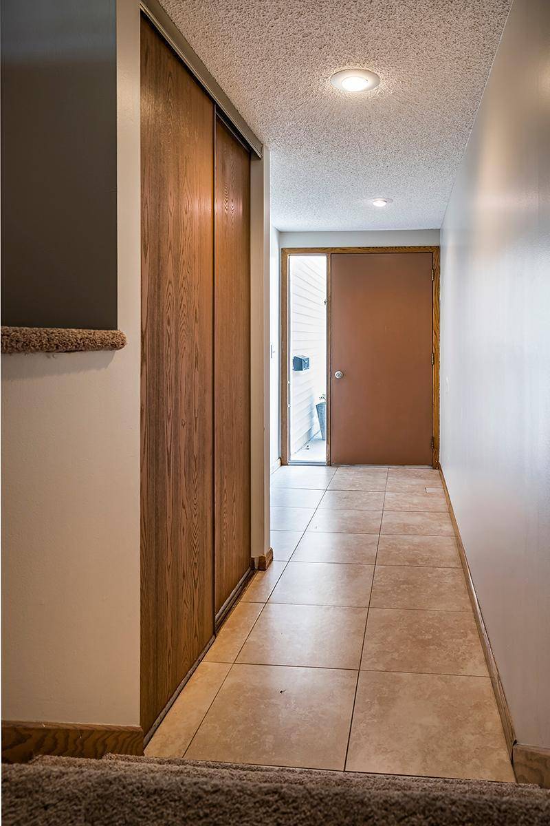 Waconia, MN 55387,326 W 5th ST