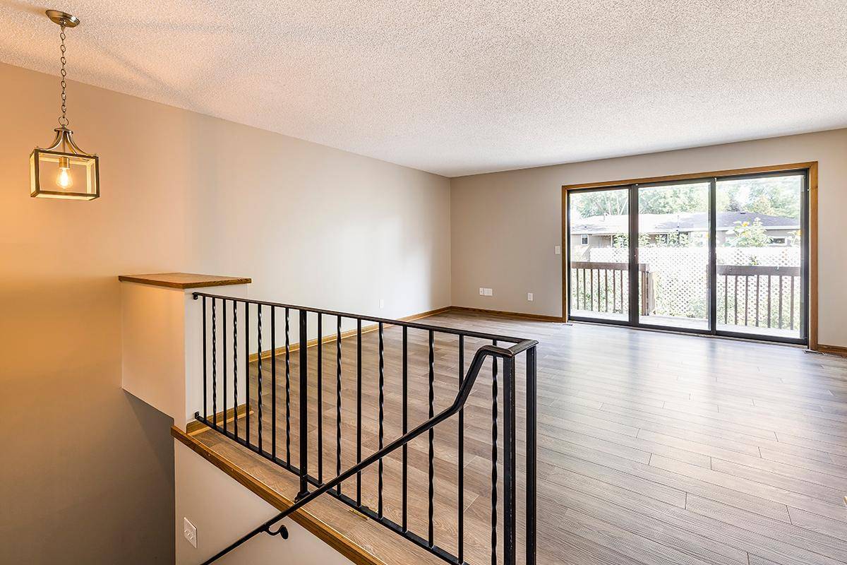 Waconia, MN 55387,326 W 5th ST