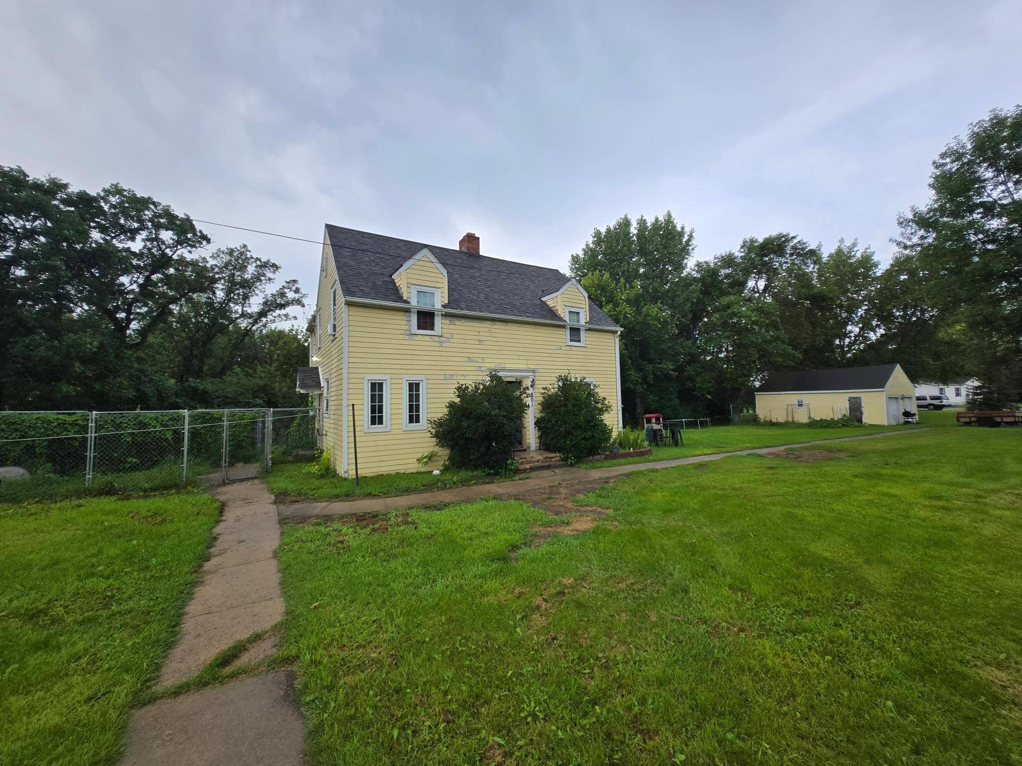 Mahnomen, MN 56557,801 S Main ST