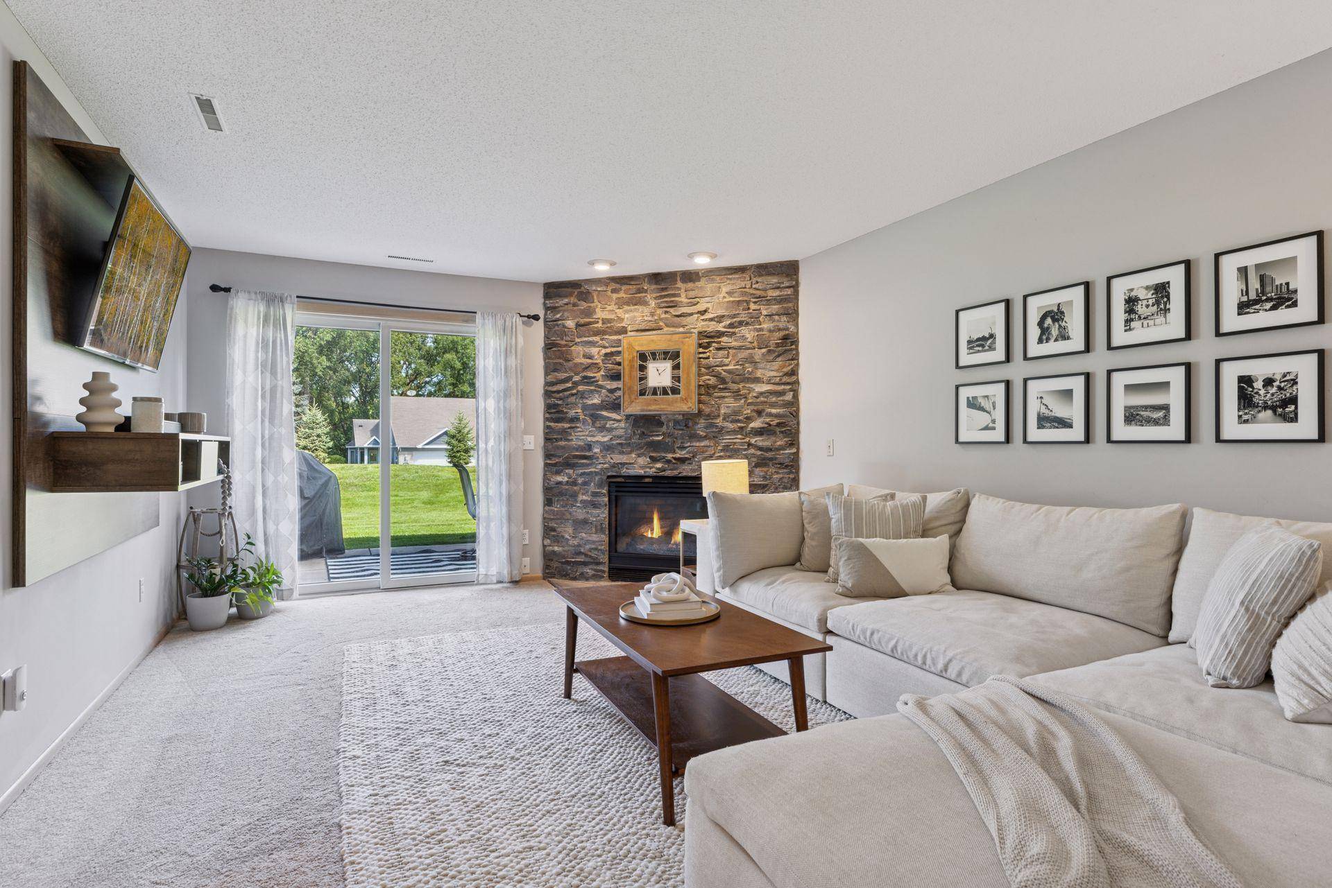 Arden Hills, MN 55112,1675 Brueberry LN