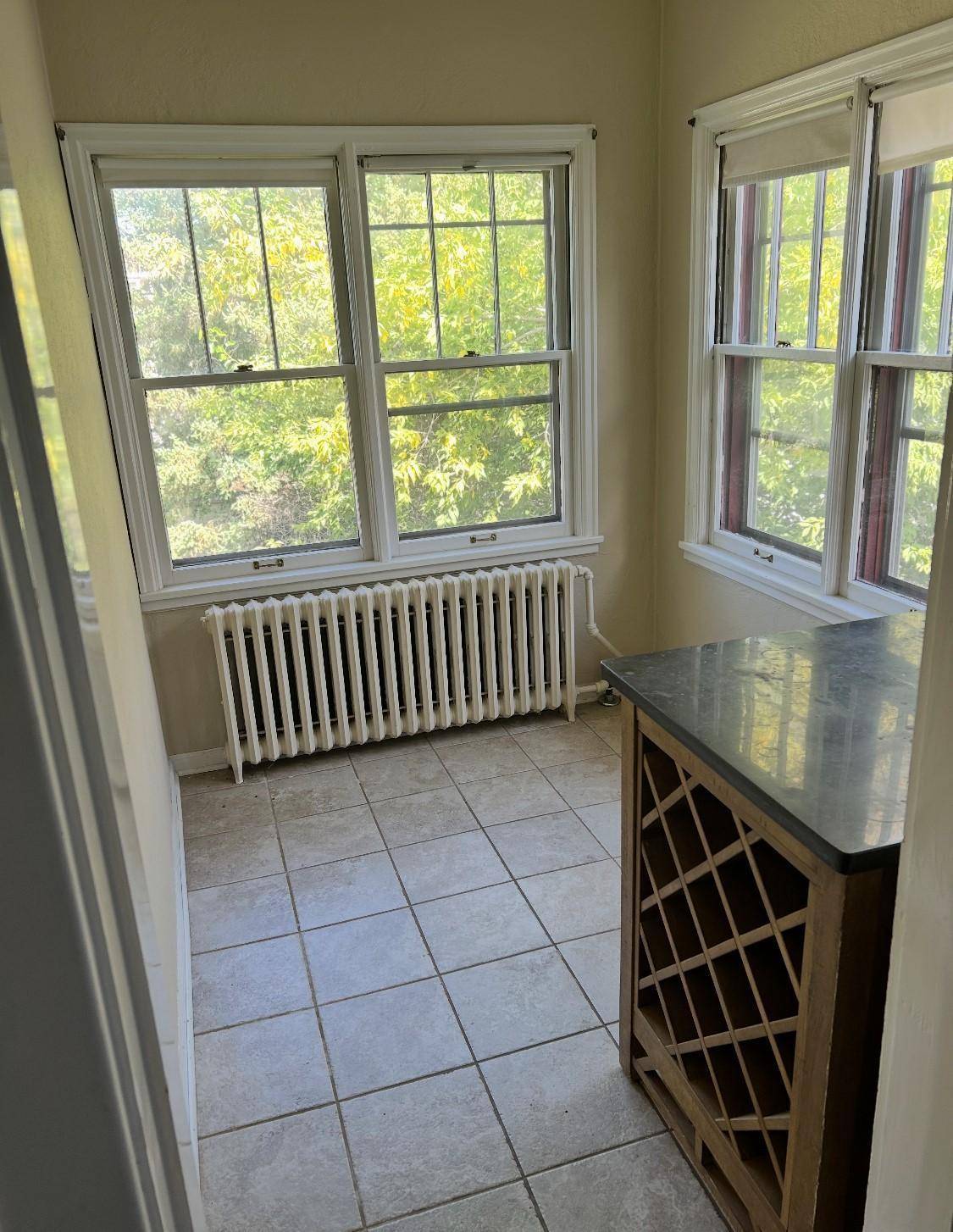 Saint Paul, MN 55105,989 Lincoln AVE