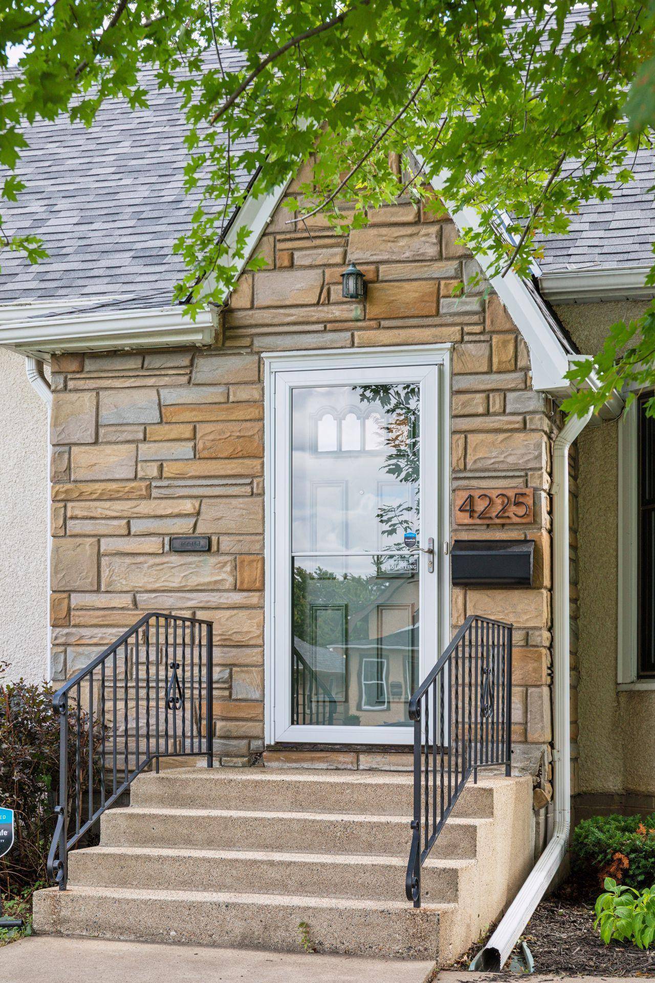 Minneapolis, MN 55406,4225 28th AVE S