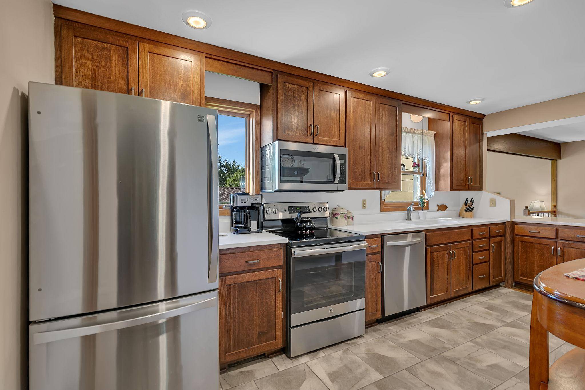 Litchfield, MN 55355,60781 US Hwy 12