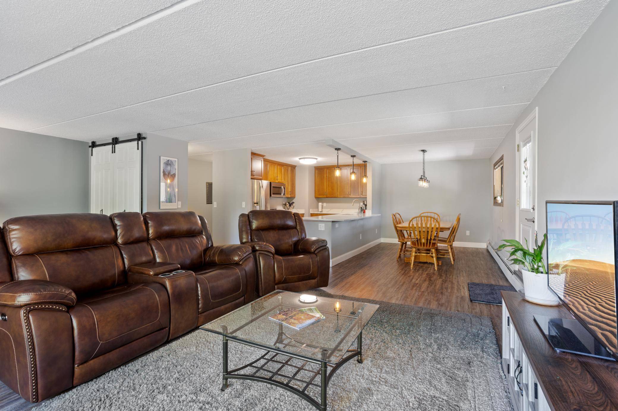 Minnetonka, MN 55305,10401 Cedar Lake RD #201