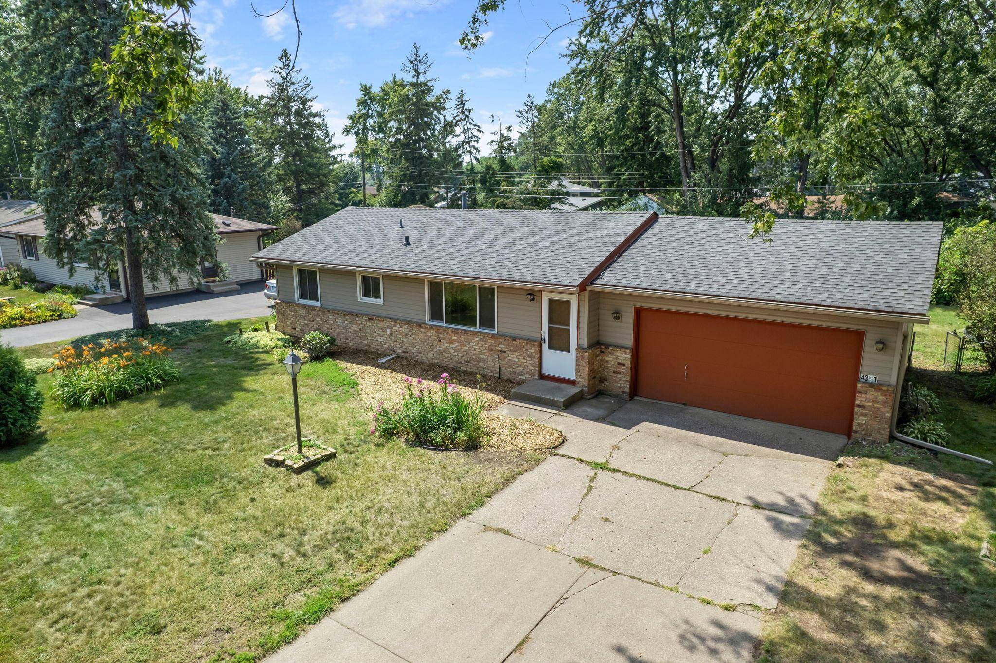 Eagan, MN 55122,4351 Rahn RD