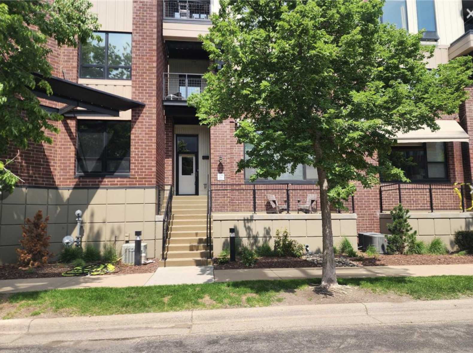 Saint Paul, MN 55102,198 Elm ST