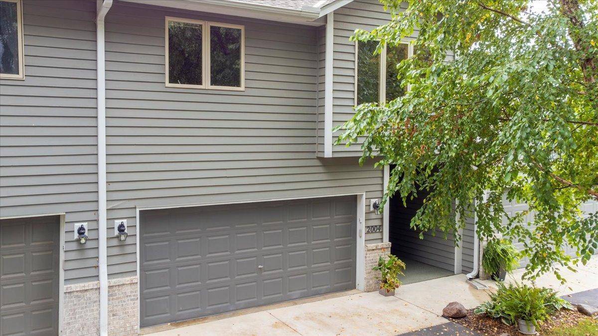 Northfield, MN 55057,2004 Lincoln ST S