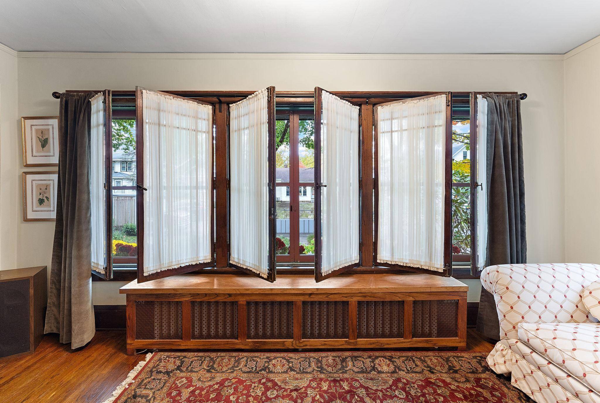 Saint Paul, MN 55105,275 Warwick ST