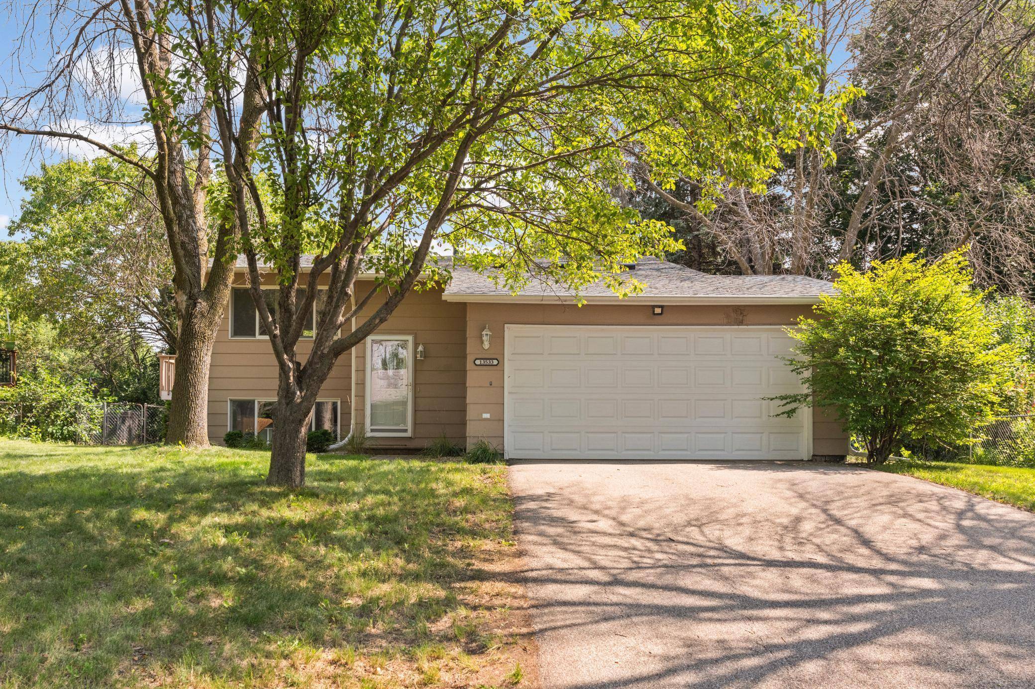 Savage, MN 55378,13533 Yosemite AVE S