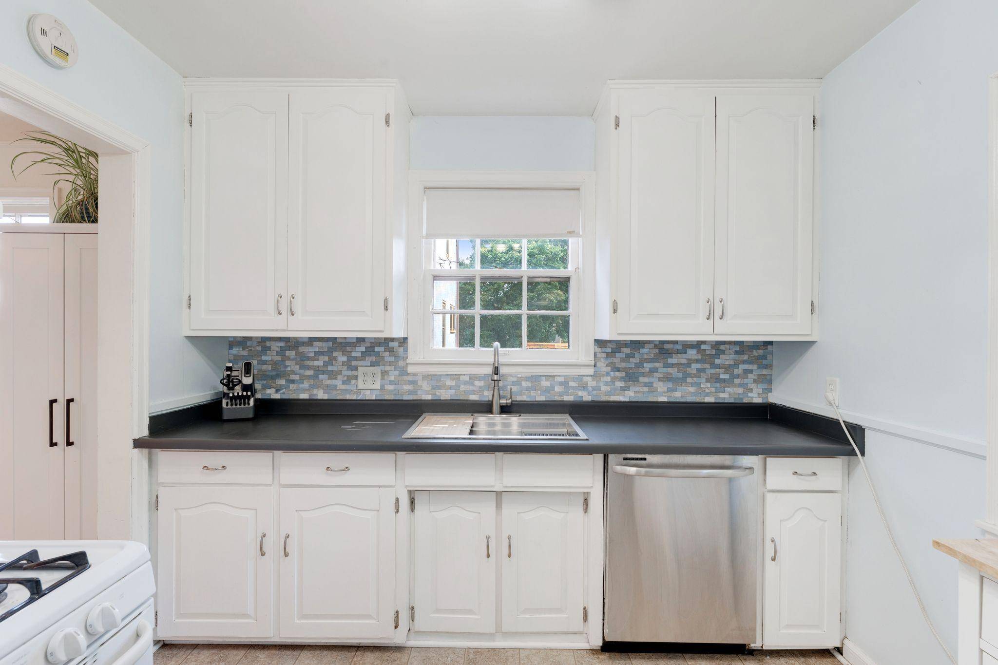 Saint Paul, MN 55107,40 Belvidere ST W