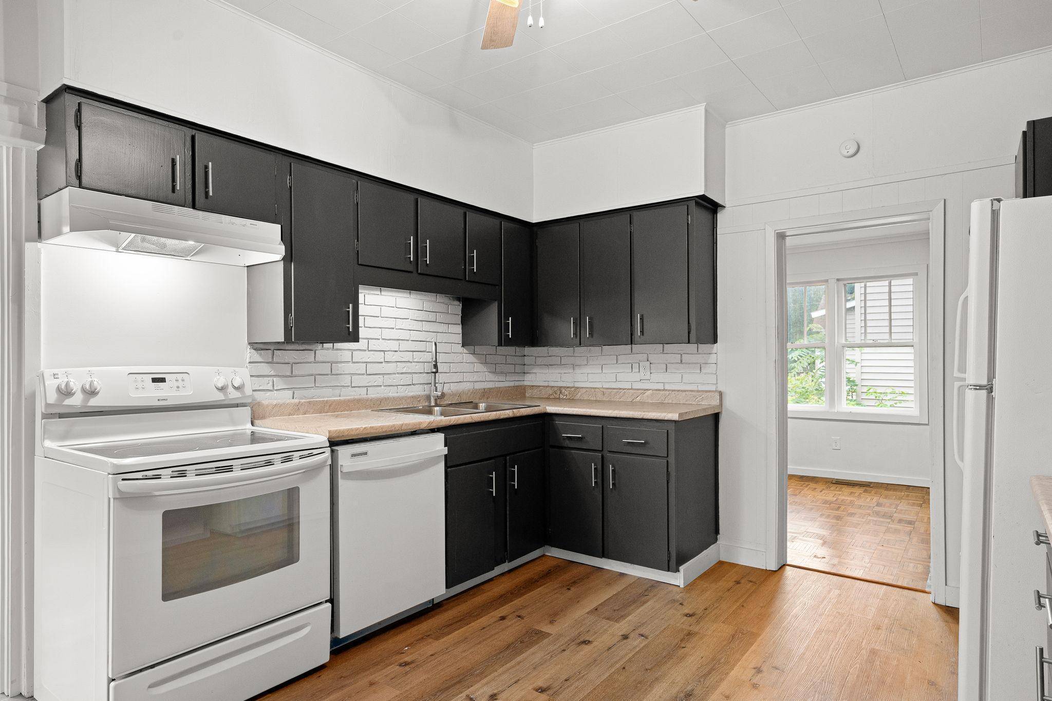 Austin, MN 55912,912 5th AVE NE