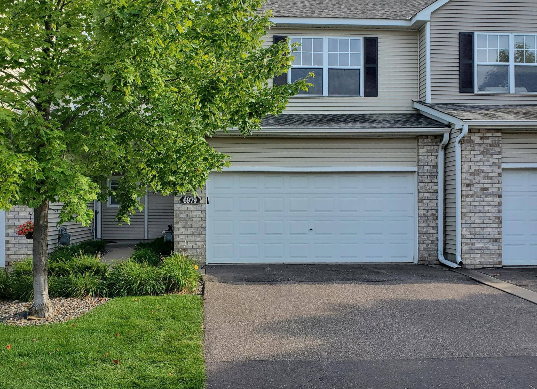 Maple Grove, MN 55311,6979 Weston LN N