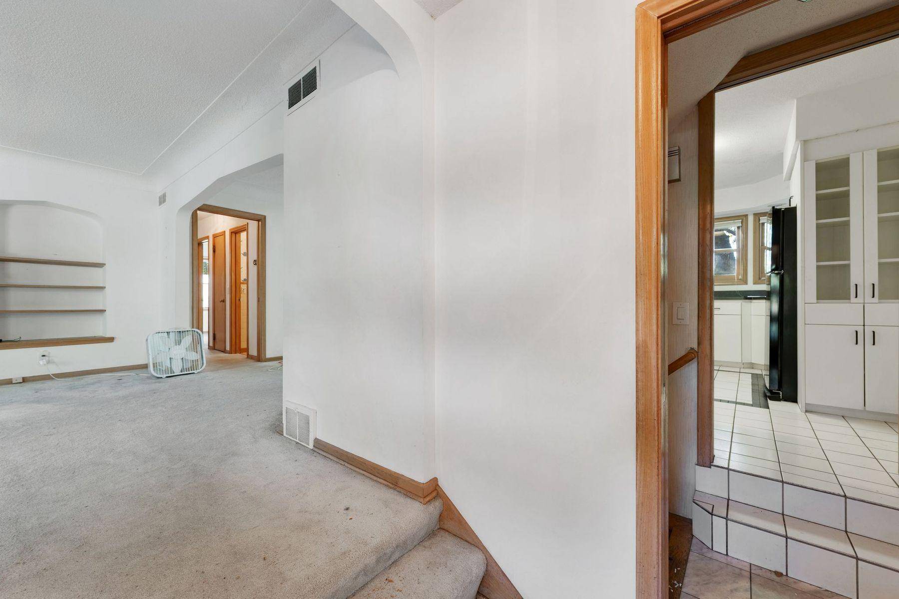 Golden Valley, MN 55416,614 Natchez AVE S