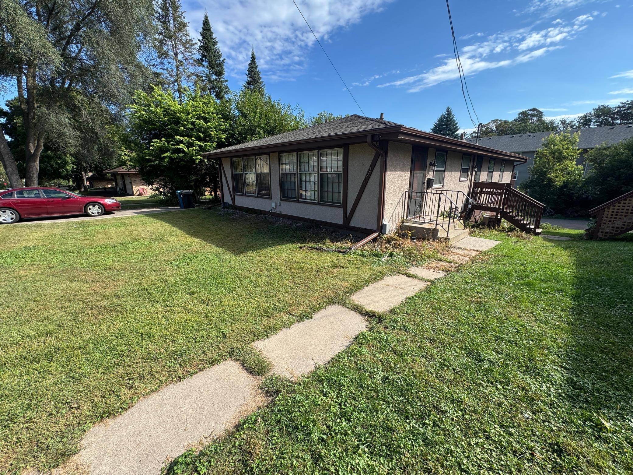 Hopkins, MN 55343,323 Van Buren AVE N