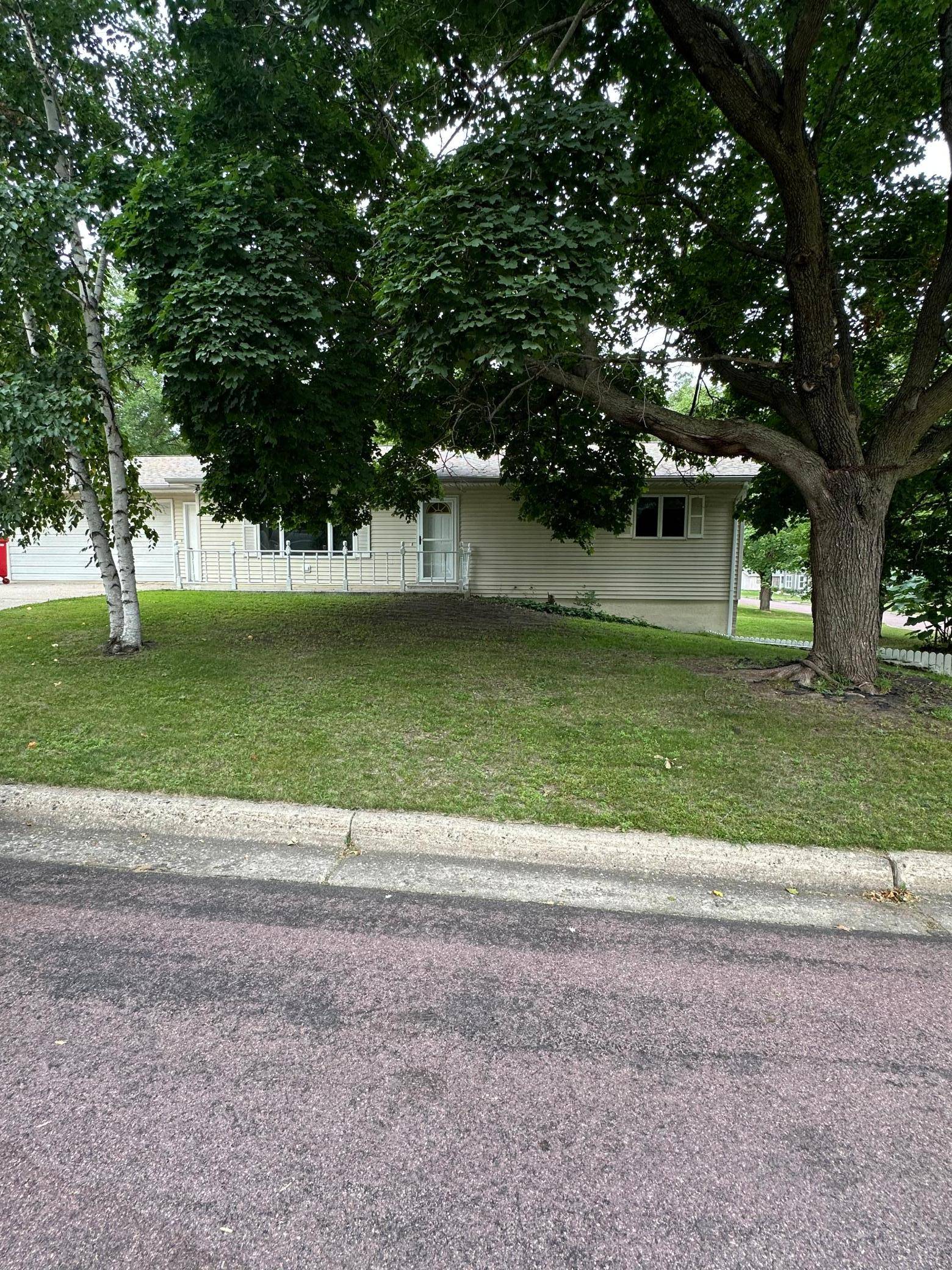 Redwood Falls, MN 56283,401 N Halvorson ST