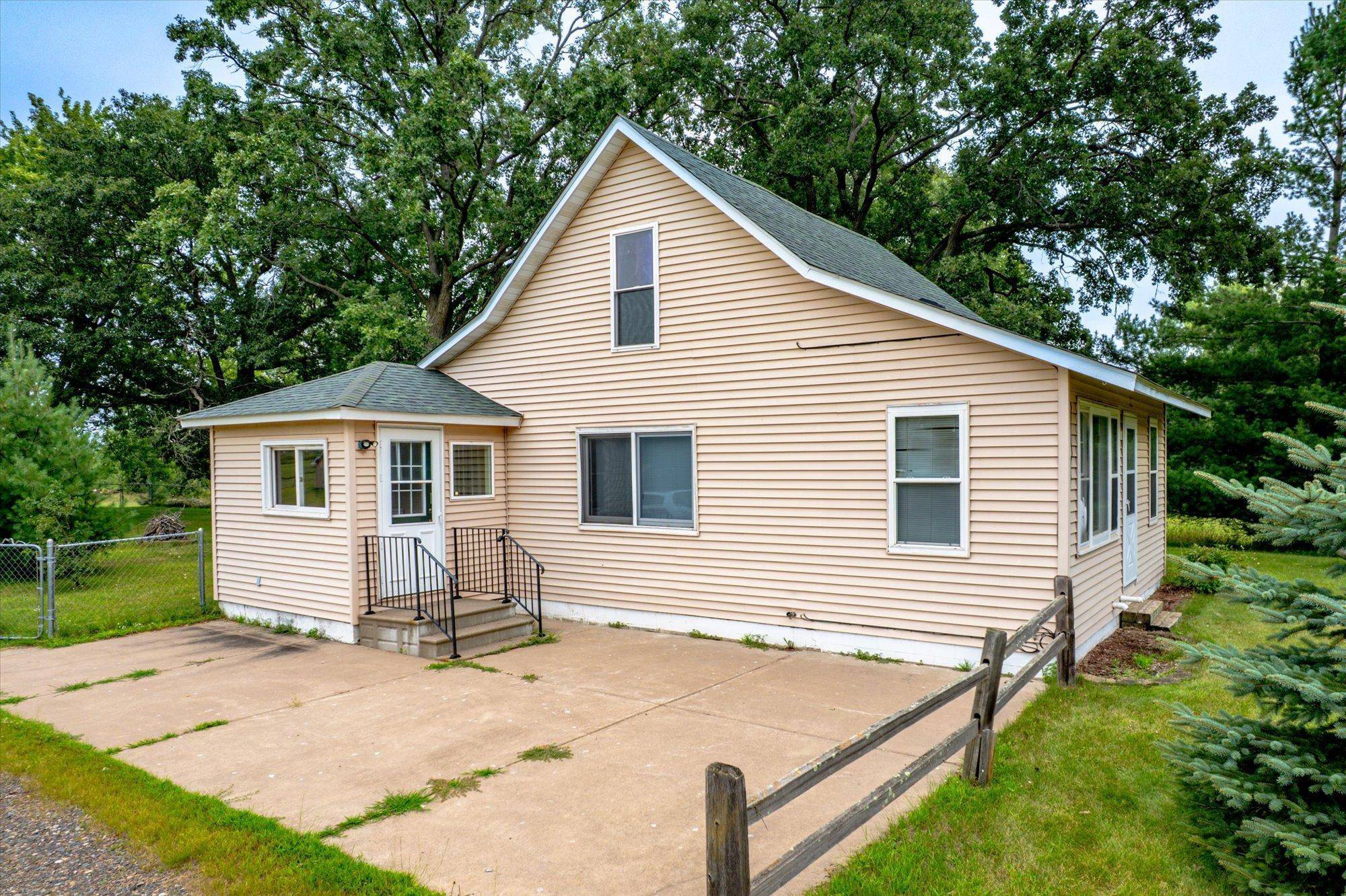 Grasston, MN 55030,5709 Canary RD