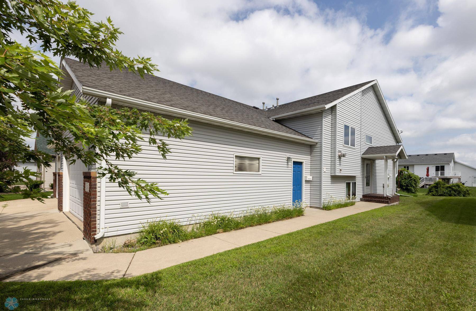 Fargo, ND 58103,2714 Wheatland DR S