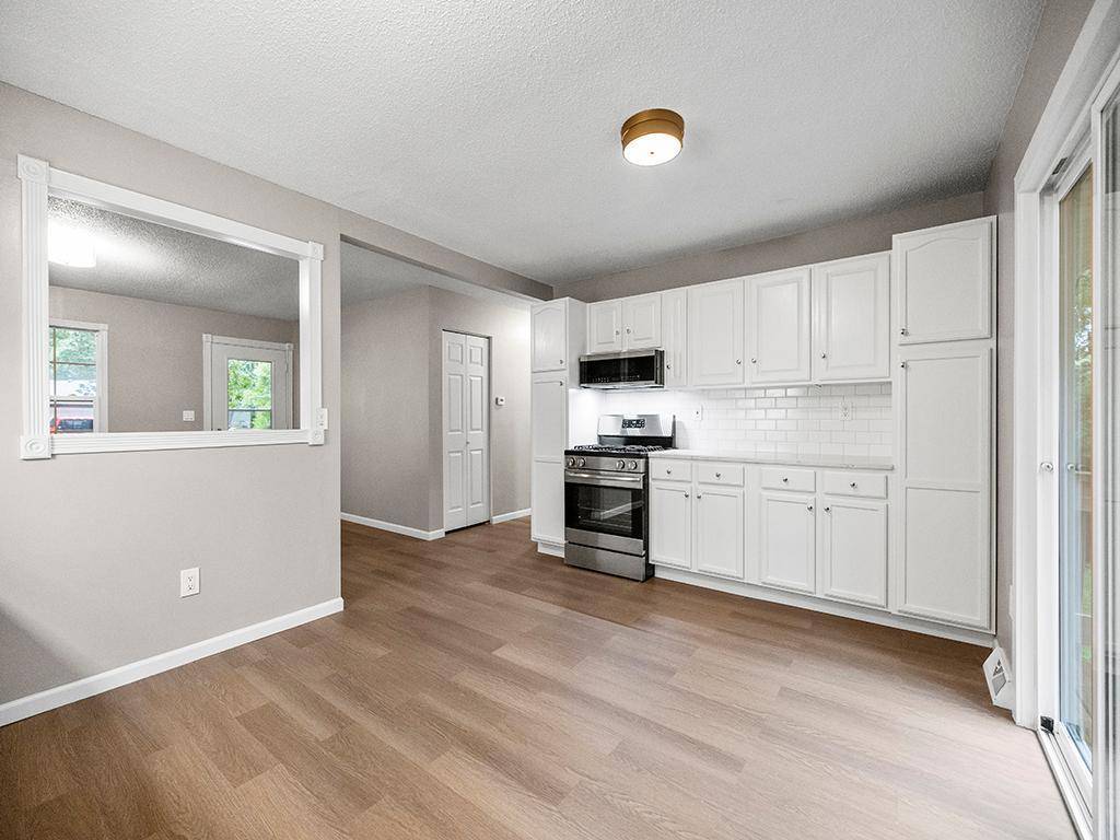 Faribault, MN 55021,517 Ladonna LN