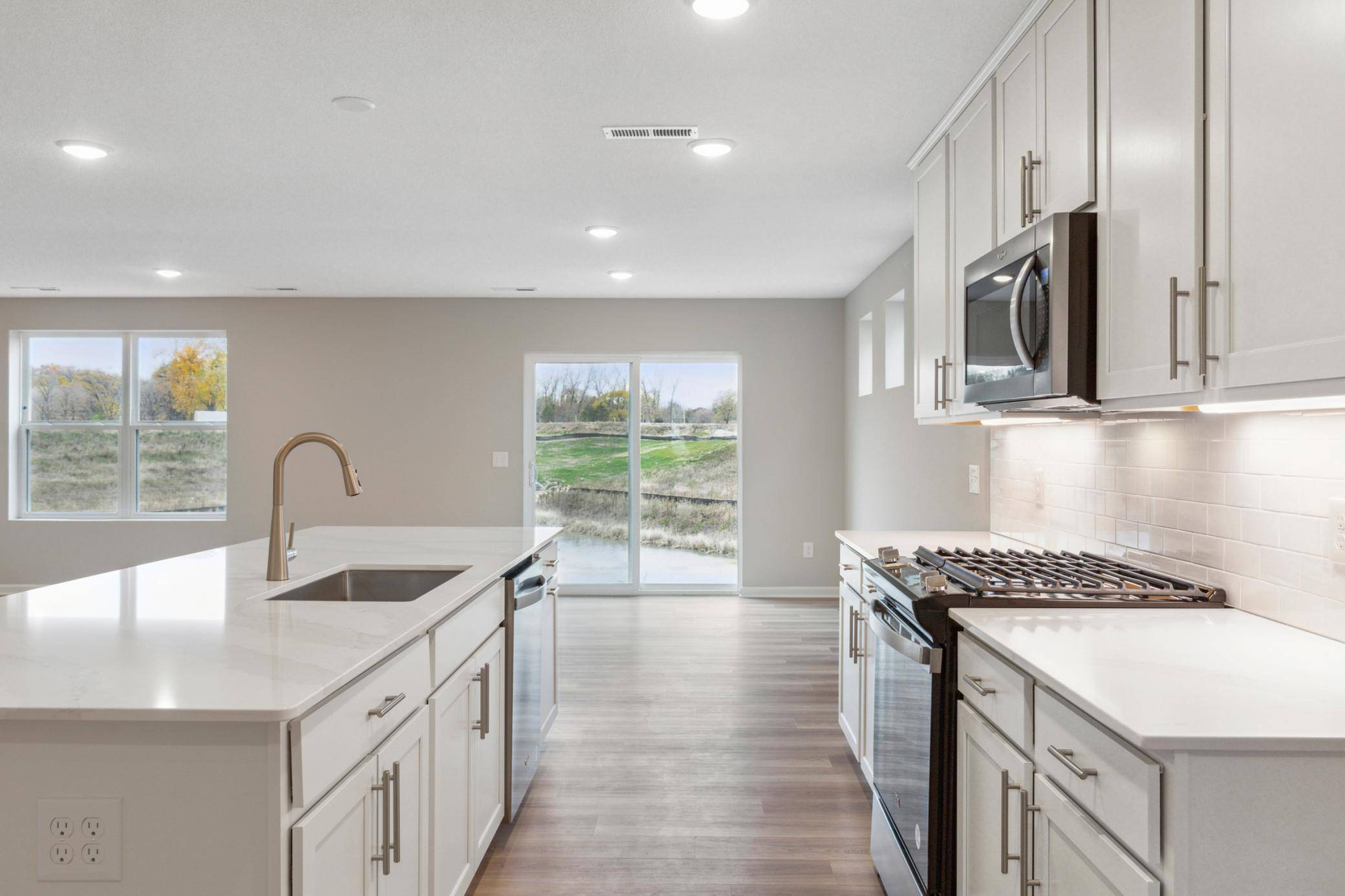 Cottage Grove, MN 55016,6295 Highland Hills LN S