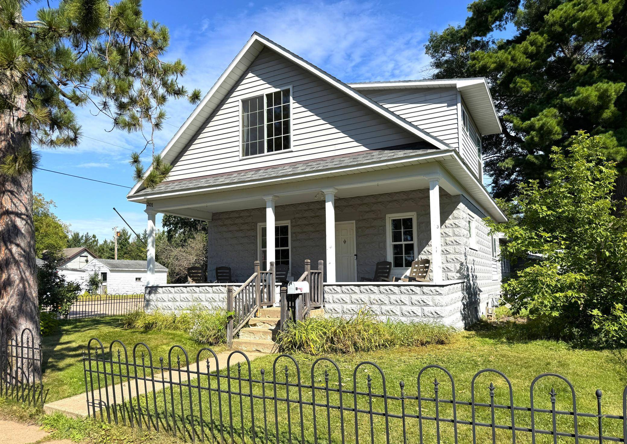 Crosby, MN 56441,201 7th ST NE