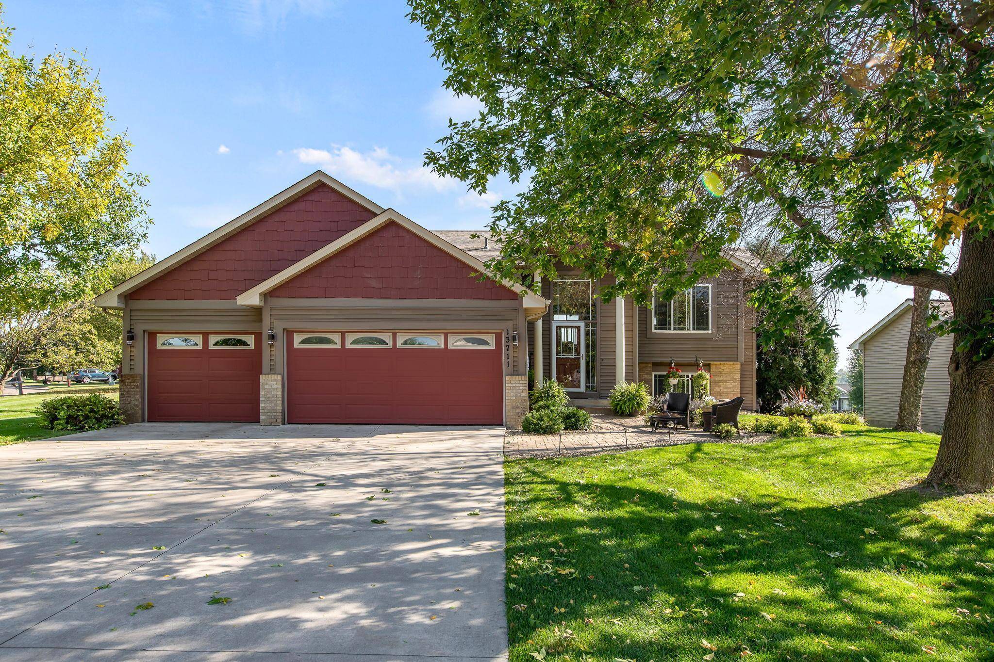 Rogers, MN 55374,13711 Bluewing DR
