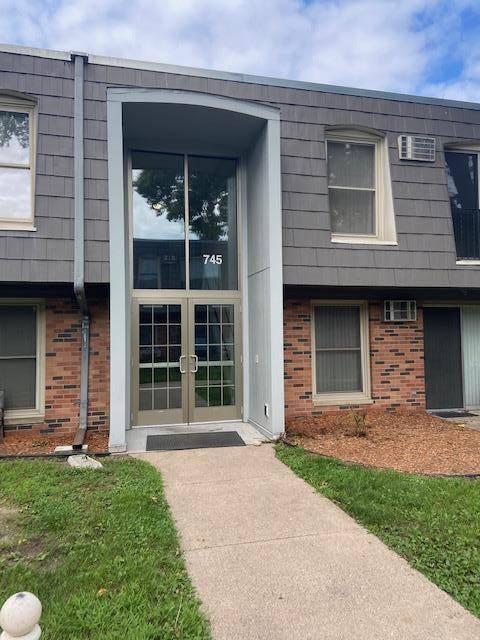 Hopkins, MN 55343,745 11th AVE S #2