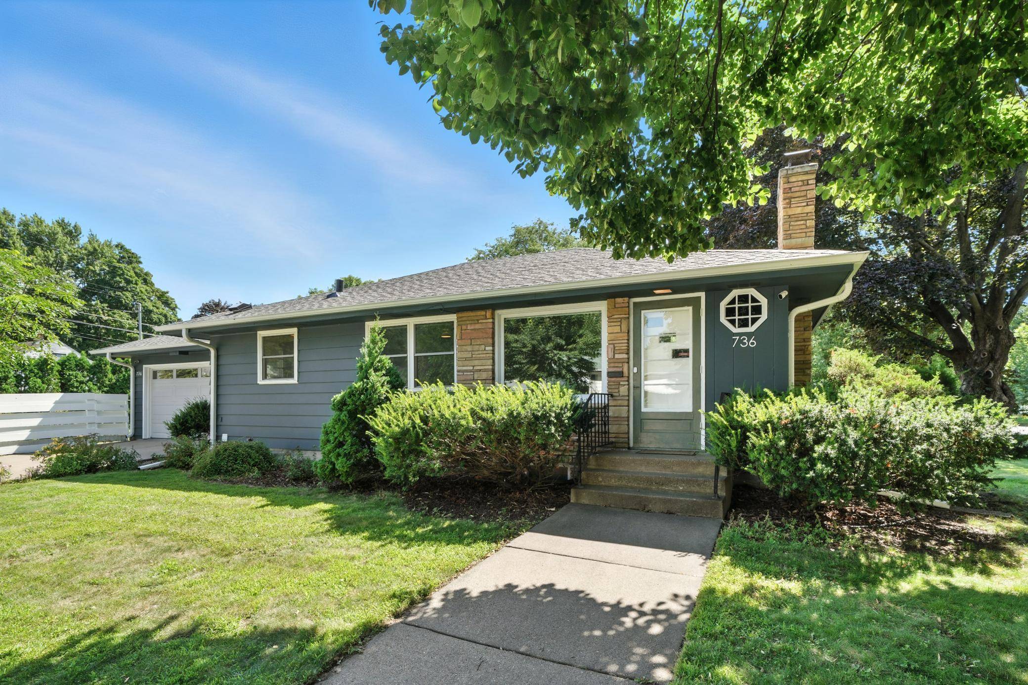 Saint Paul, MN 55117,736 Iowa AVE W