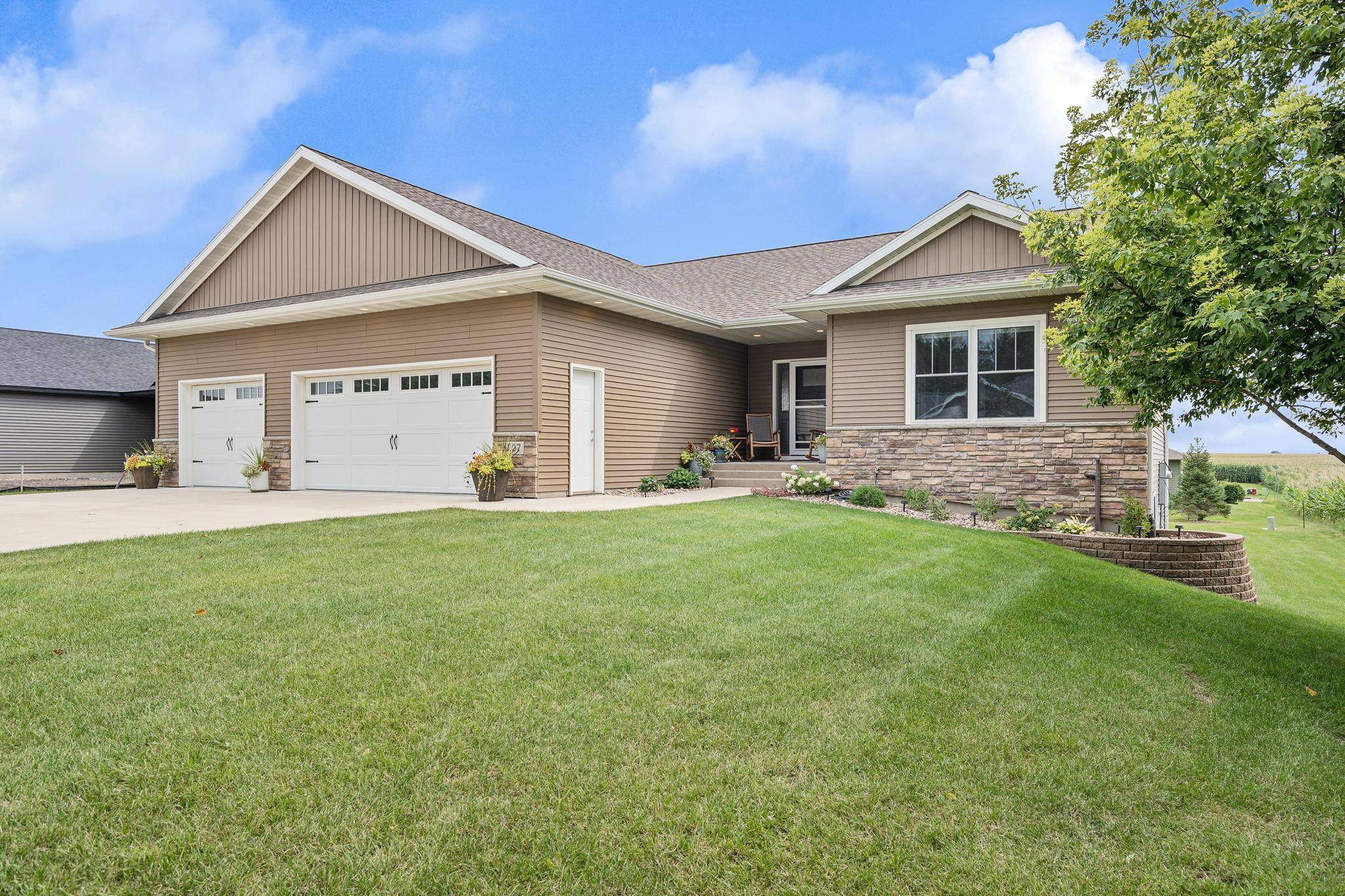 Owatonna, MN 55060,207 Bouldercrest AVE NE