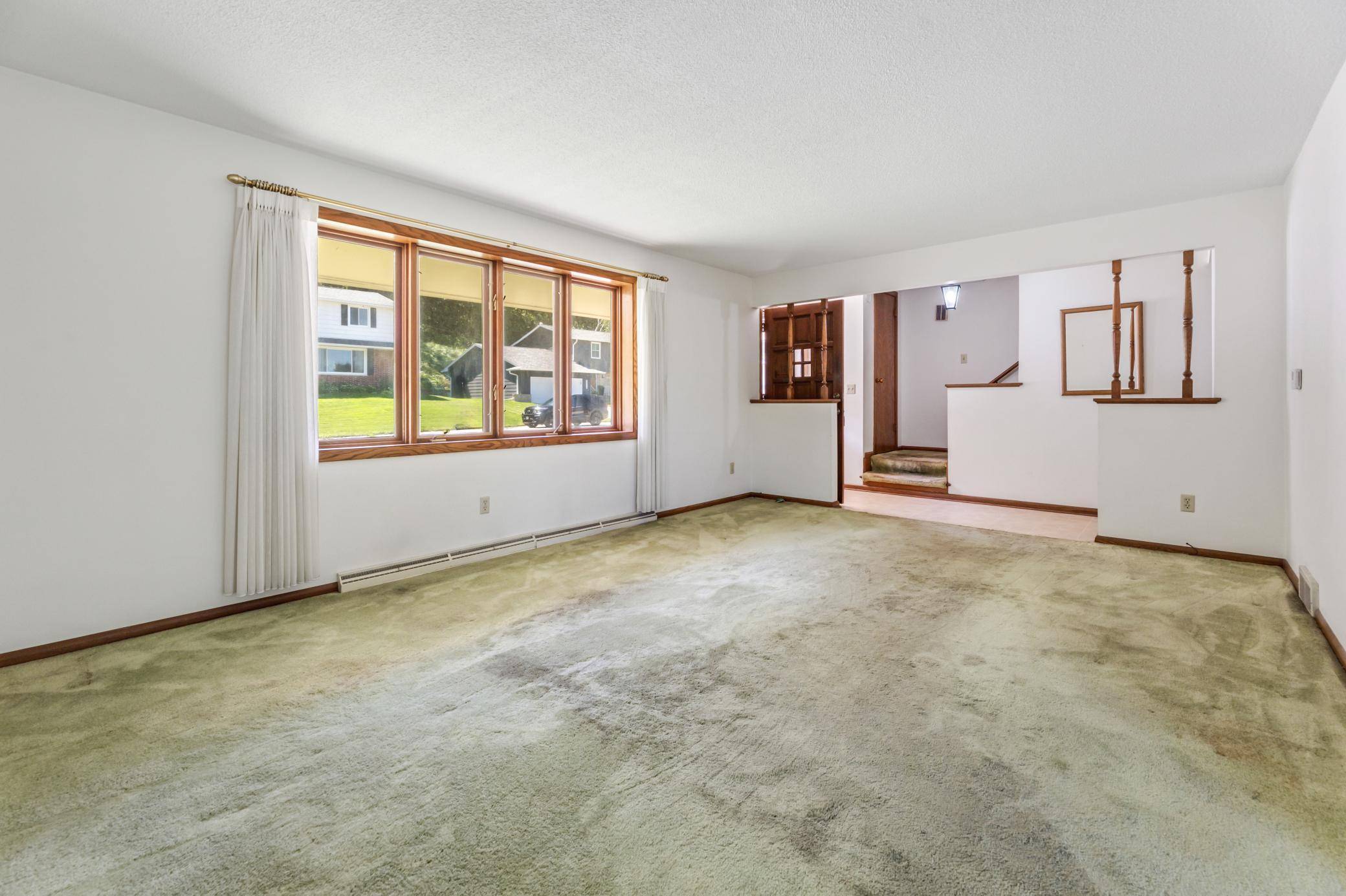 Winona, MN 55987,1702 Edgewood RD