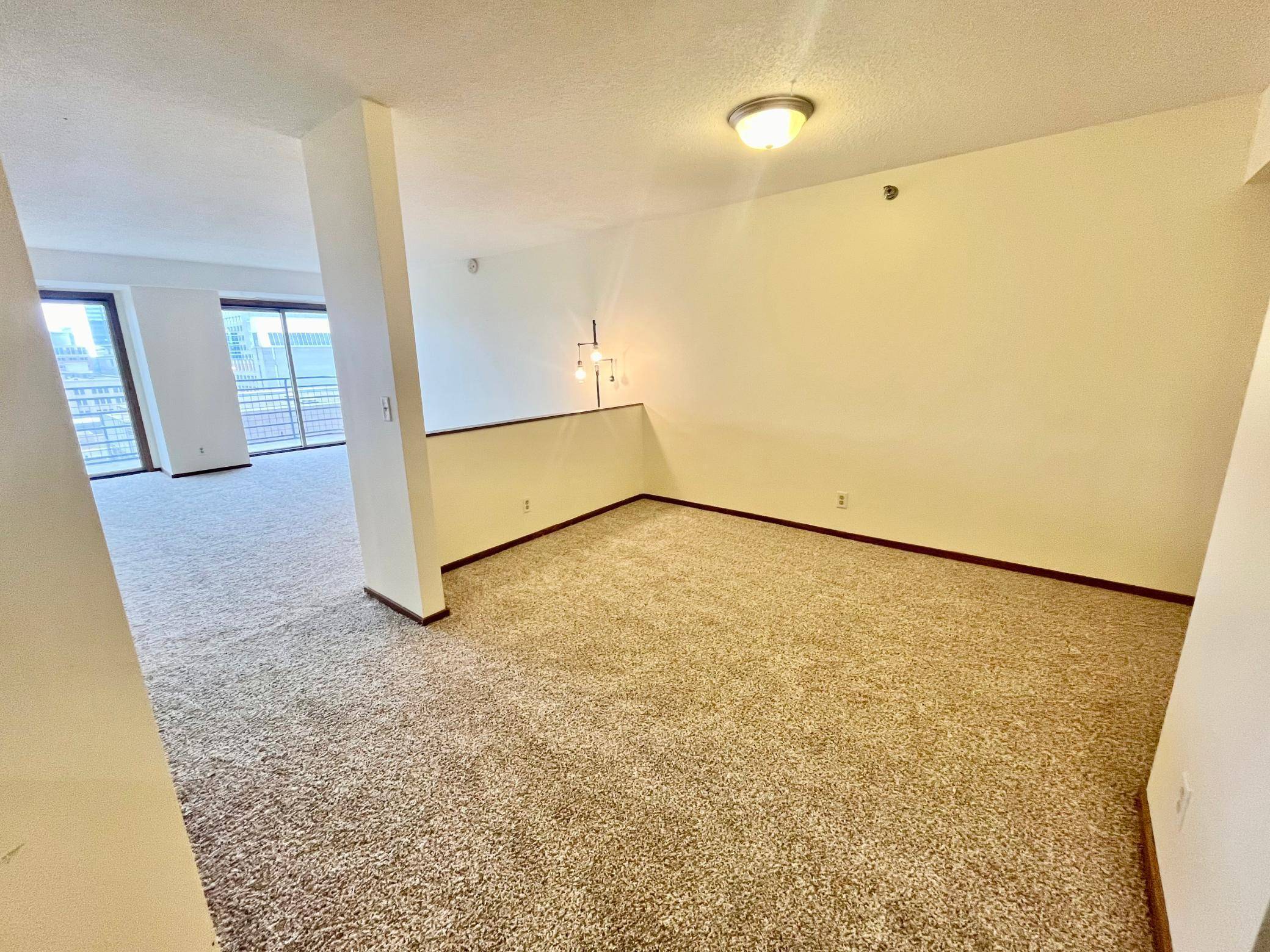 Saint Paul, MN 55102,26 10th ST W #1311