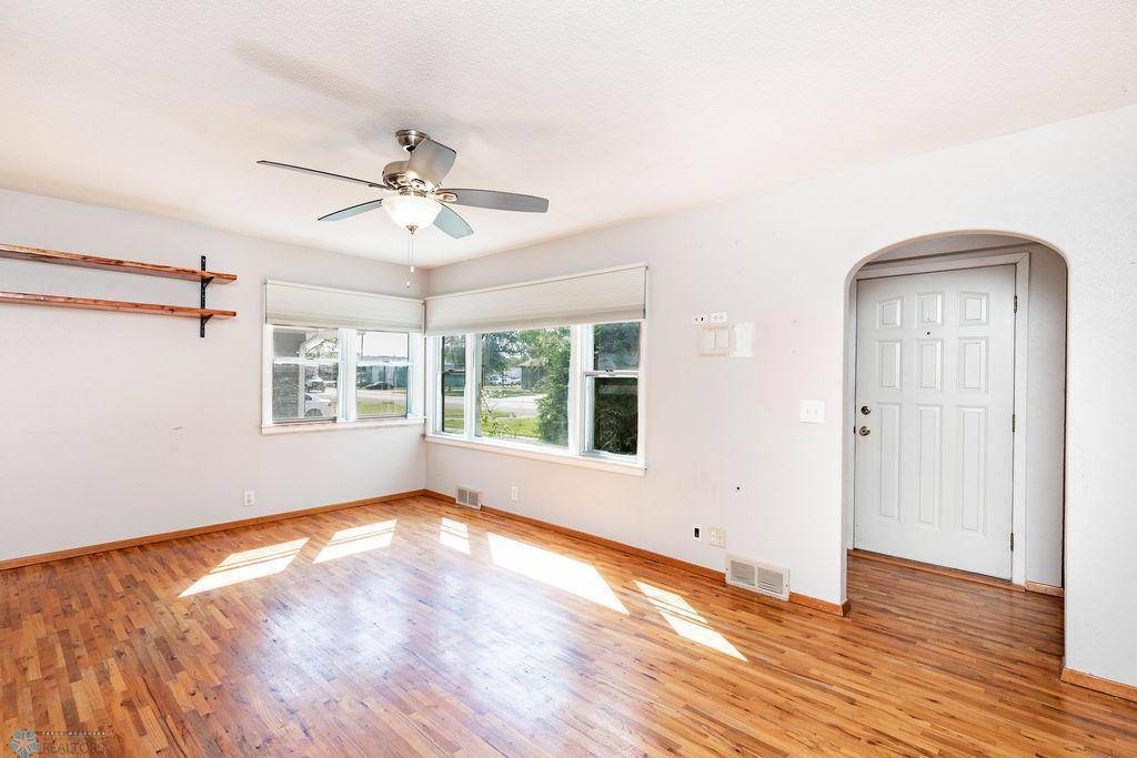 Moorhead, MN 56560,420 17th ST N