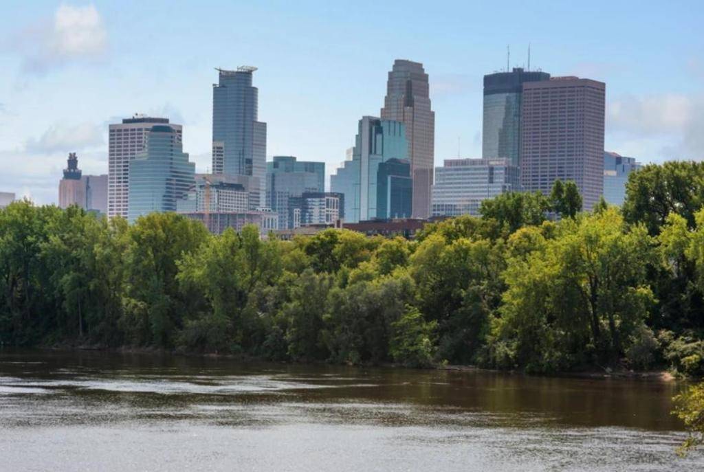 Minneapolis, MN 55413,20 2nd ST NE #P601