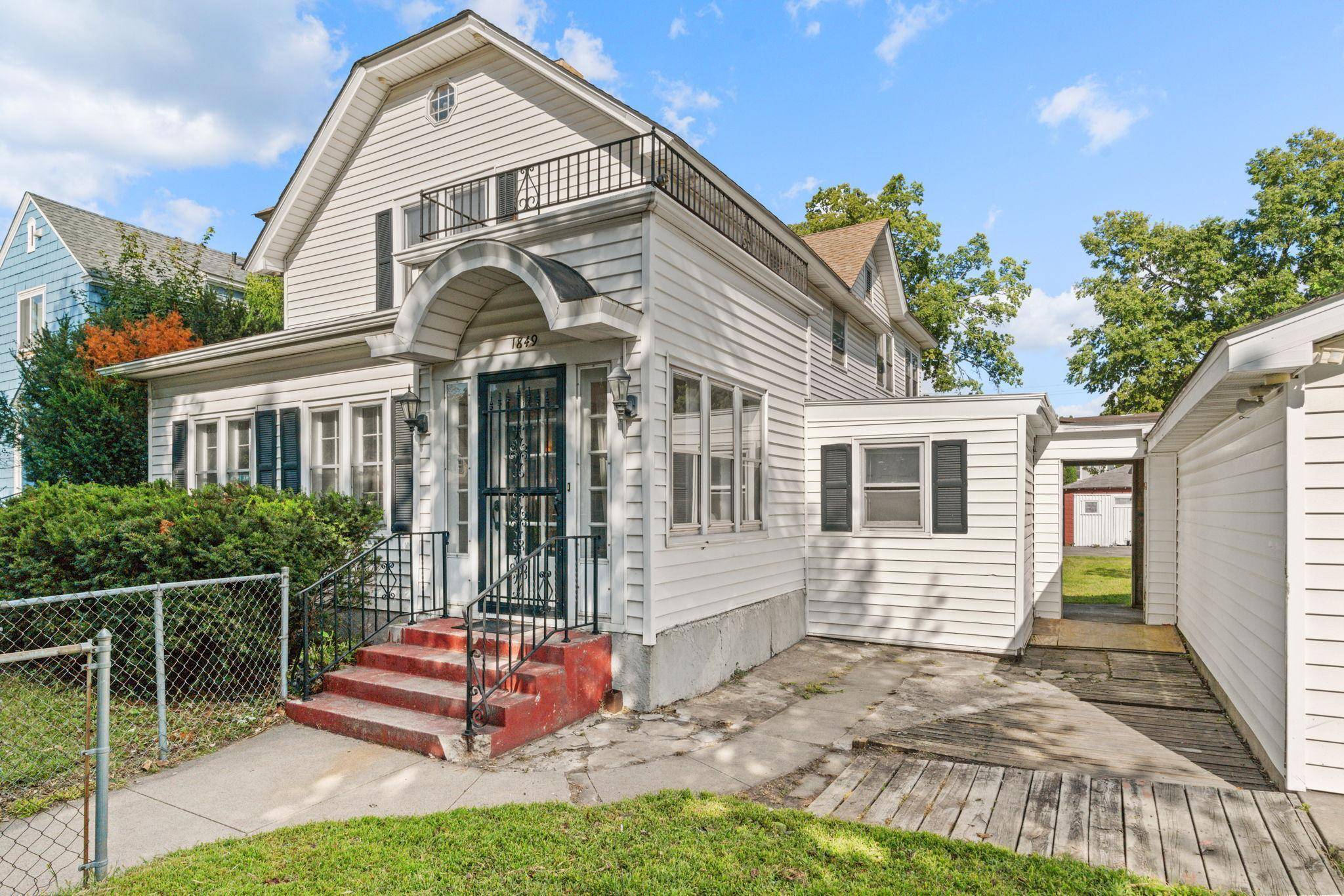 Minneapolis, MN 55418,1849 Taylor ST NE